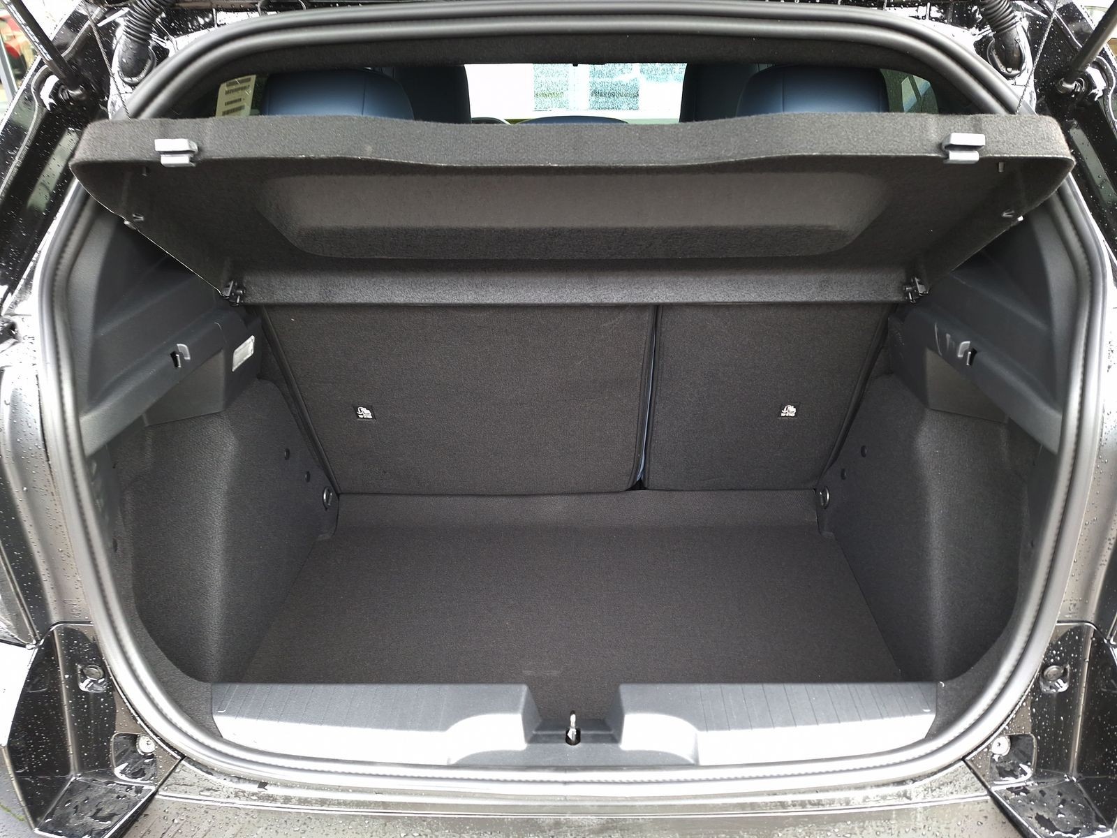 6 - Fiat Grande Panda 1.2 hybrid 110cv icon