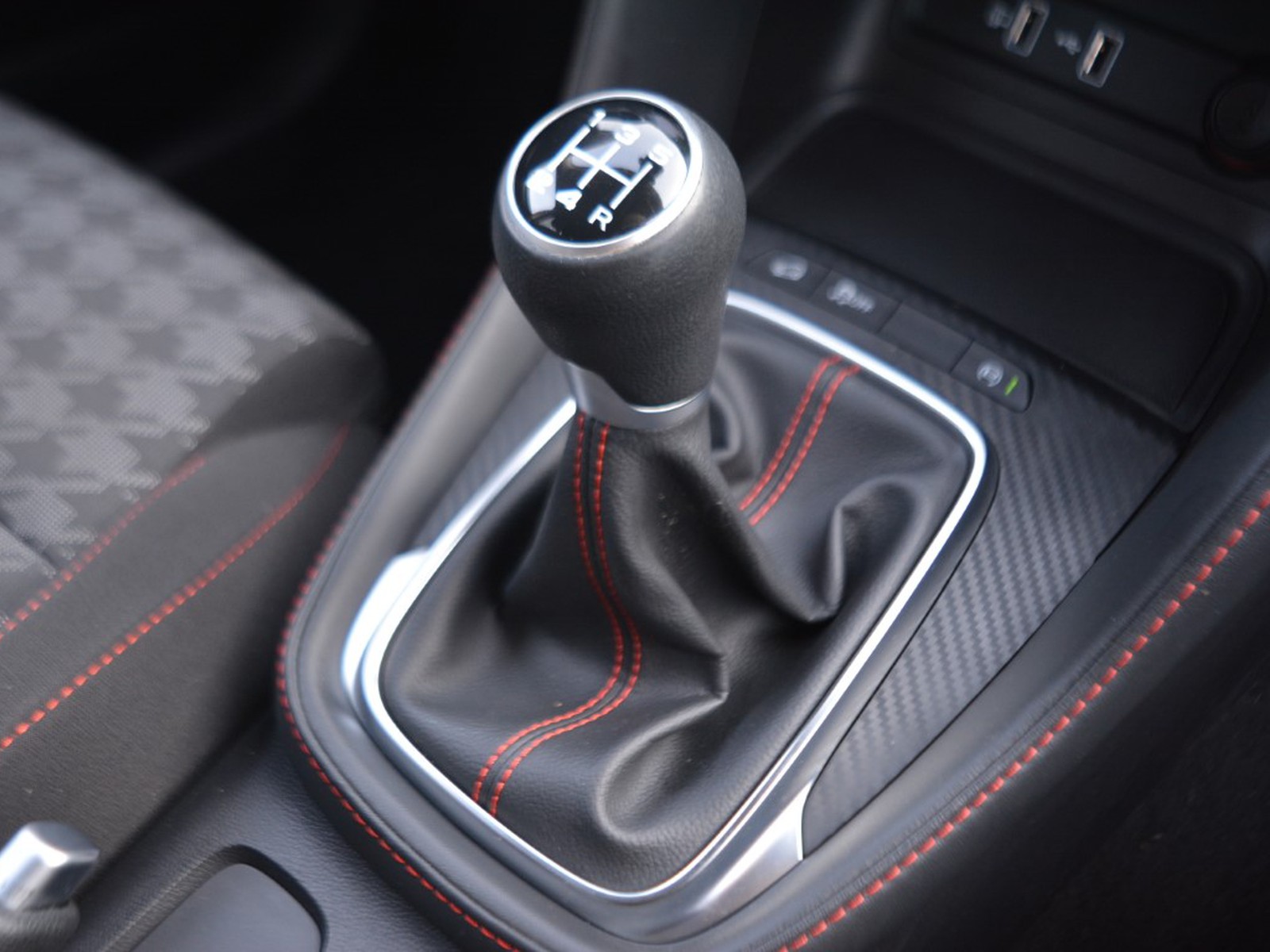 18 - Mg ZS 1.5 vti-tech comfort