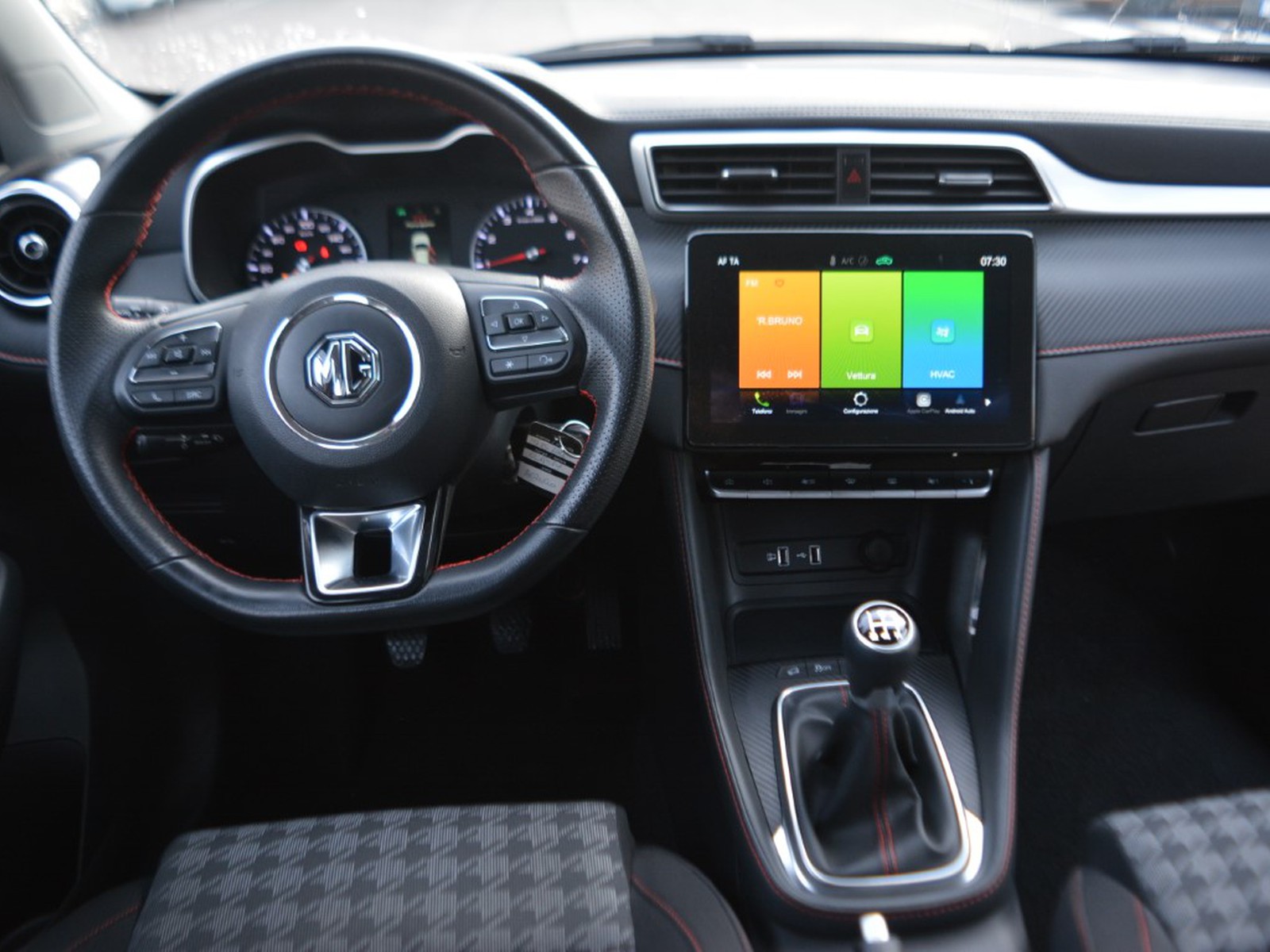 9 - Mg ZS 1.5 vti-tech comfort