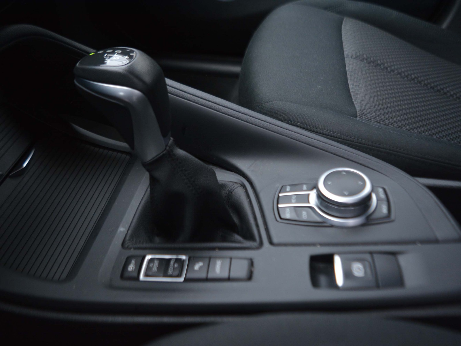 12 - BMW X1 25e xdrive business advantage steptronic