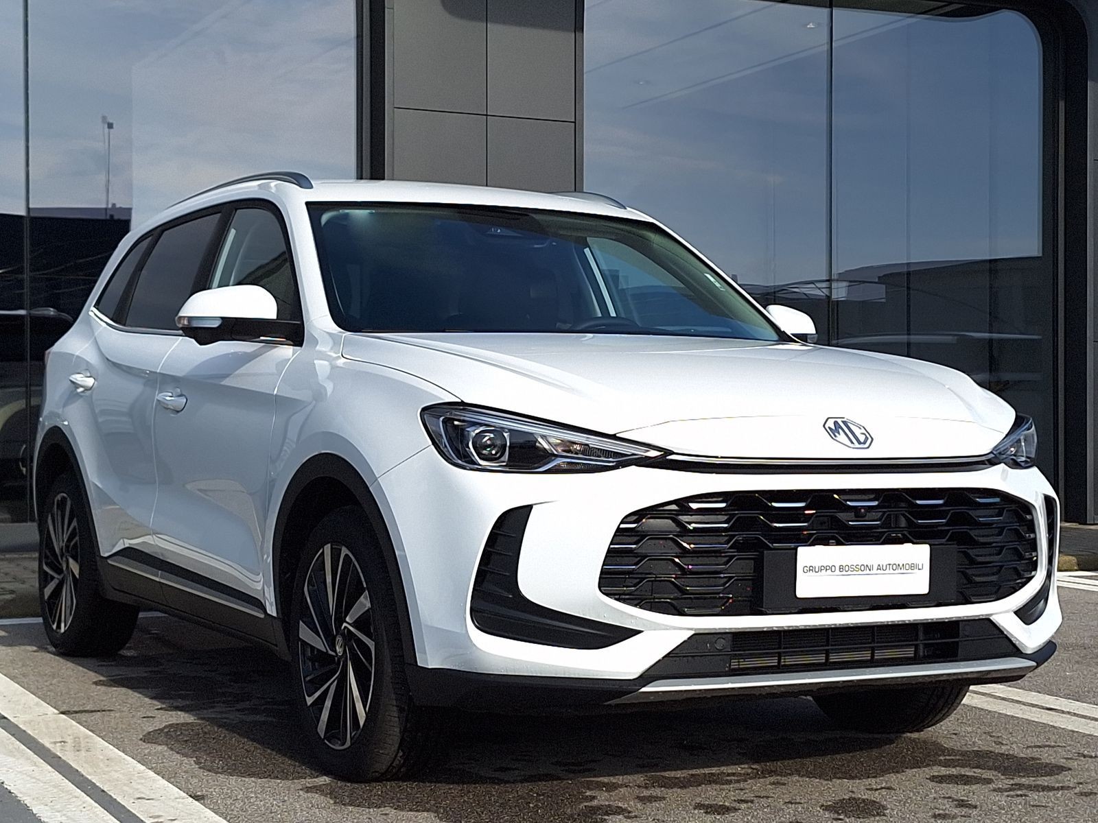 3 - Mg ZS 1.5 hybrid+ luxury auto