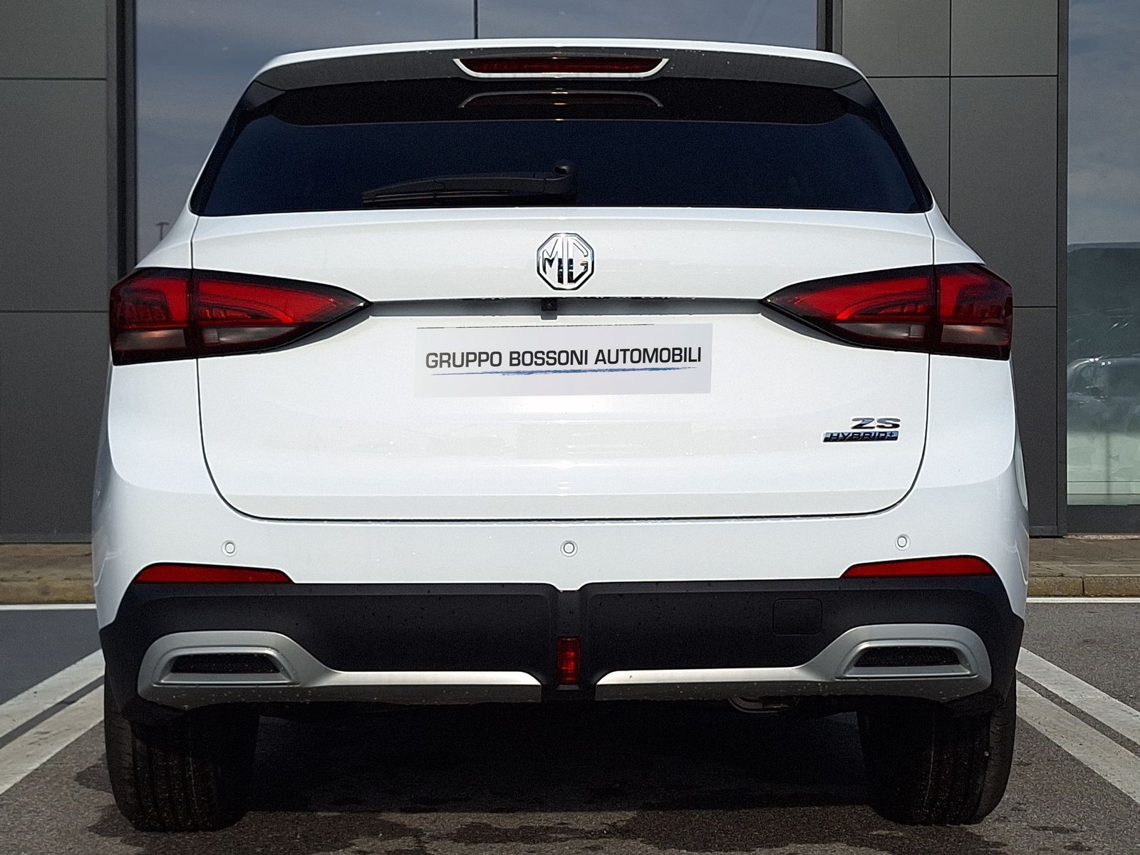 5 - Mg ZS 1.5 hybrid+ luxury auto