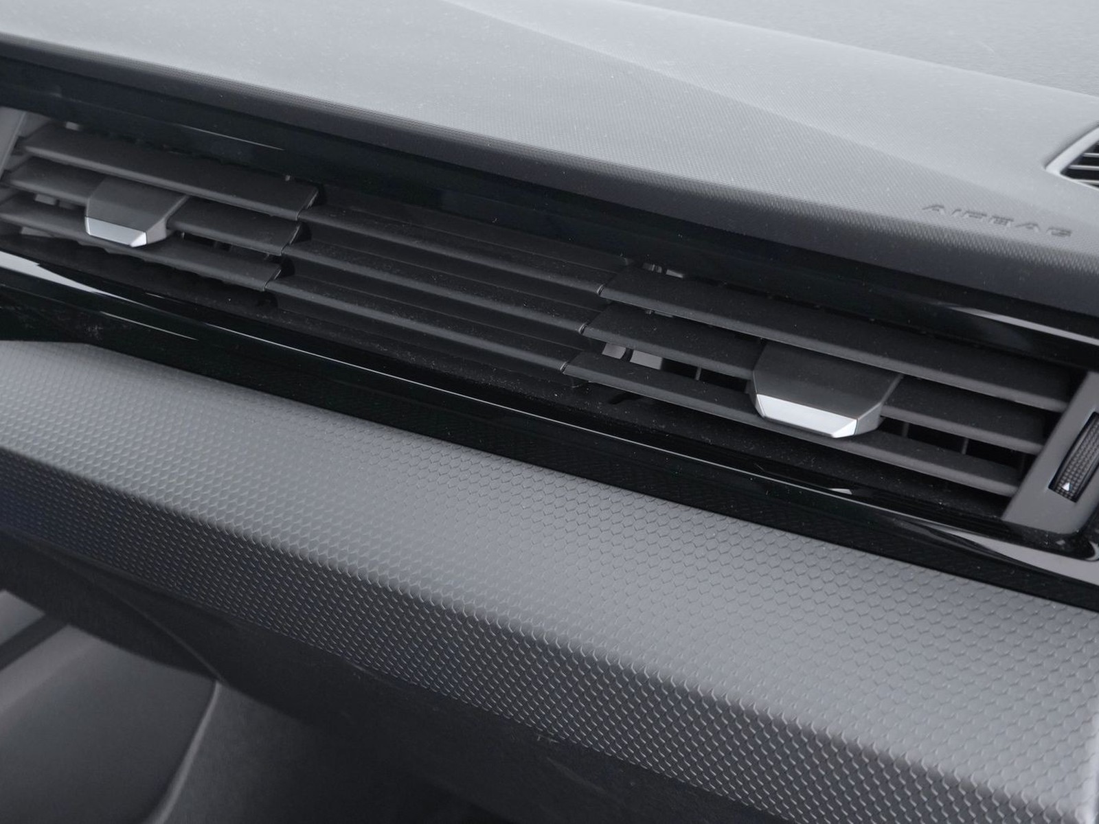 18 - Audi A1 allstreet 30 1.0 tfsi 116cv identity contrast s tronic