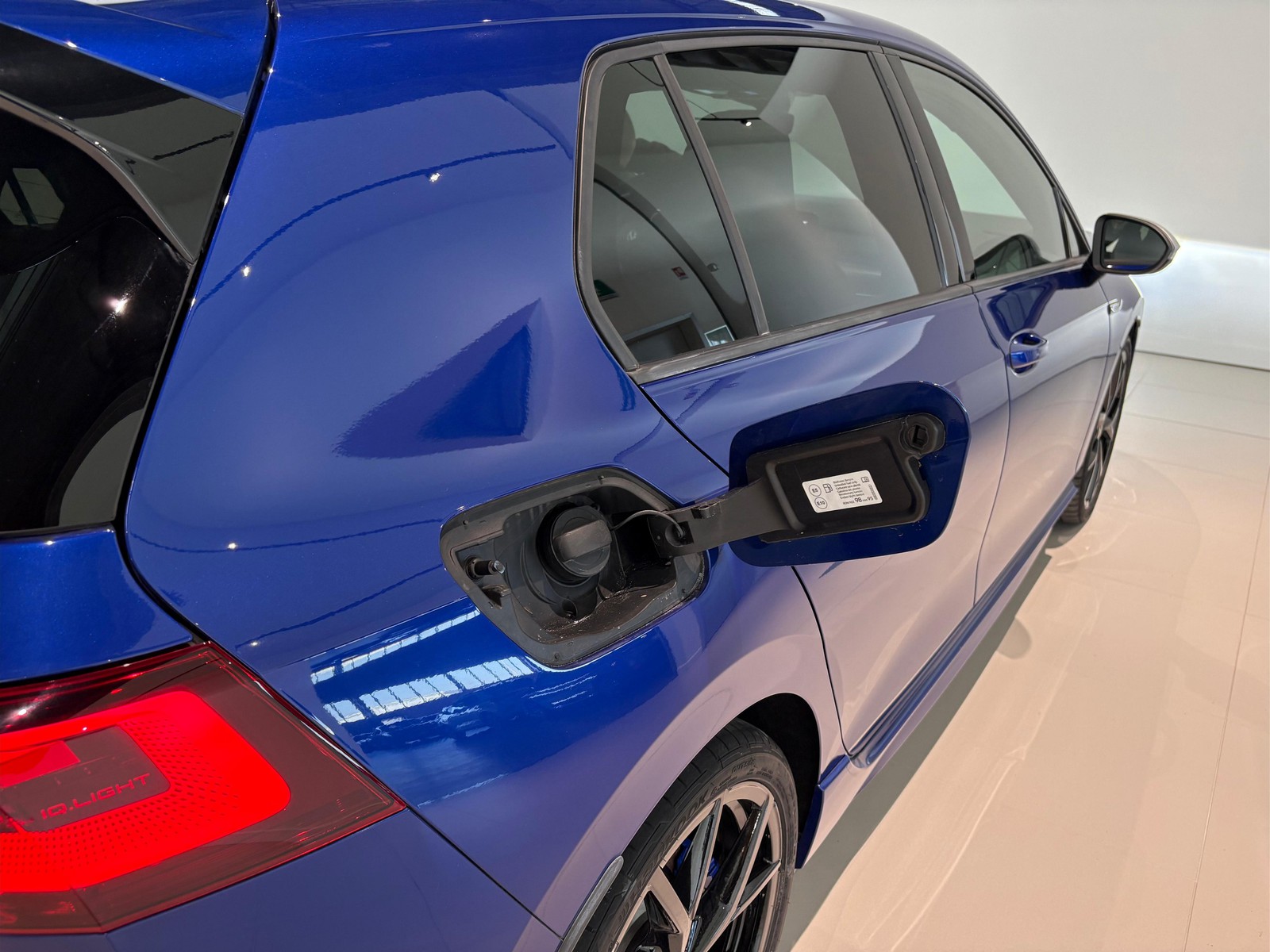 17 - Volkswagen Golf 2.0 tsi 333cv r 4motion dsg