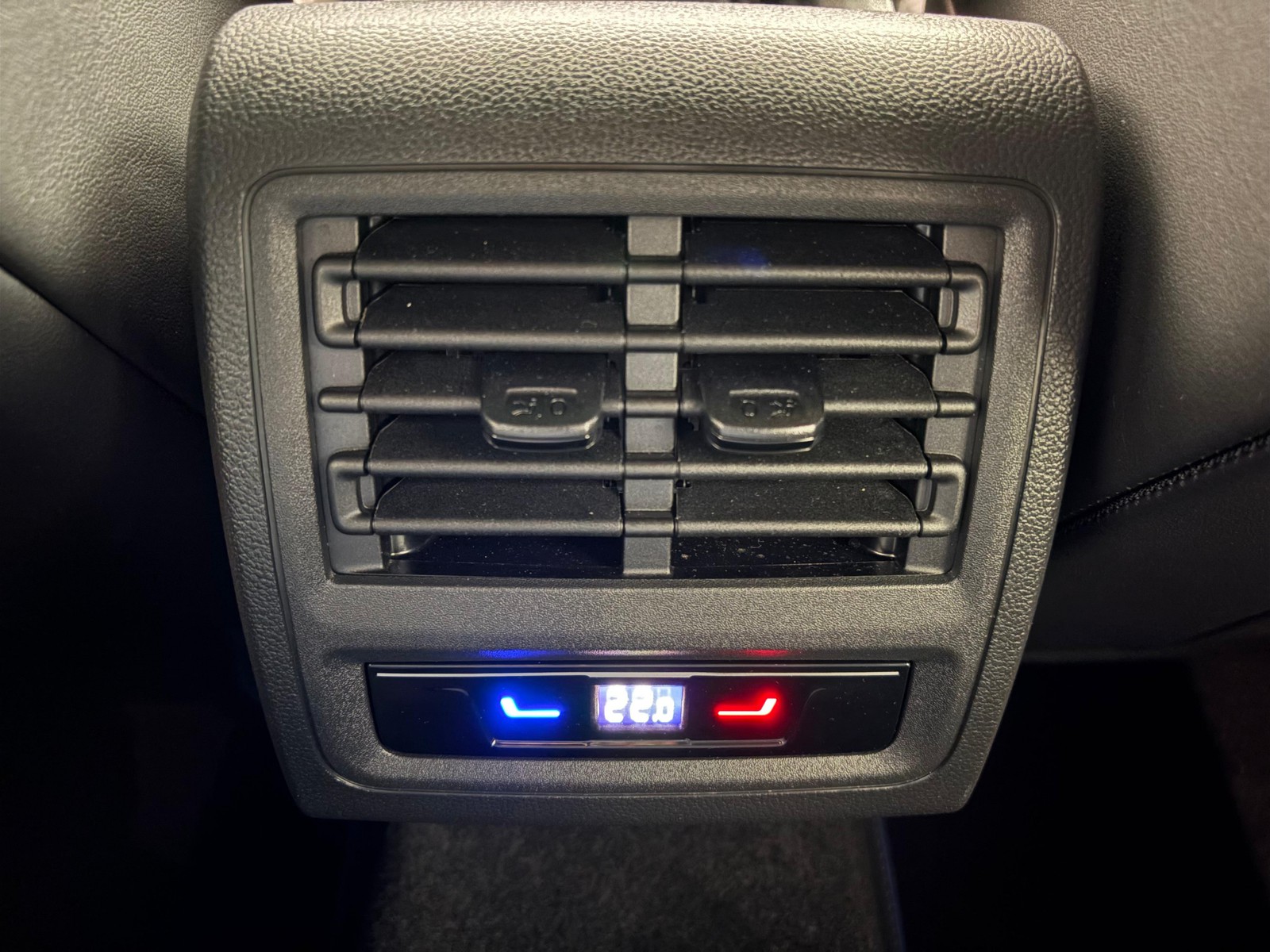 38 - Volkswagen Golf 2.0 tsi 333cv r 4motion dsg