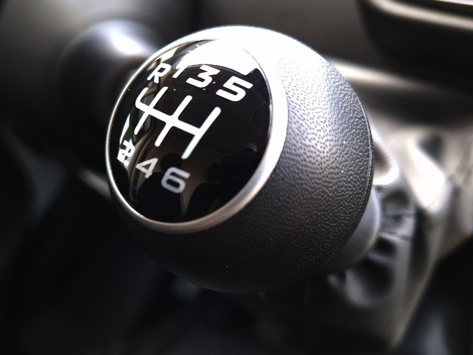 18 - Fiat Professional Ducato Furgone LastratoL2h2 35 2.2 Diesel 140 Cv Manuale