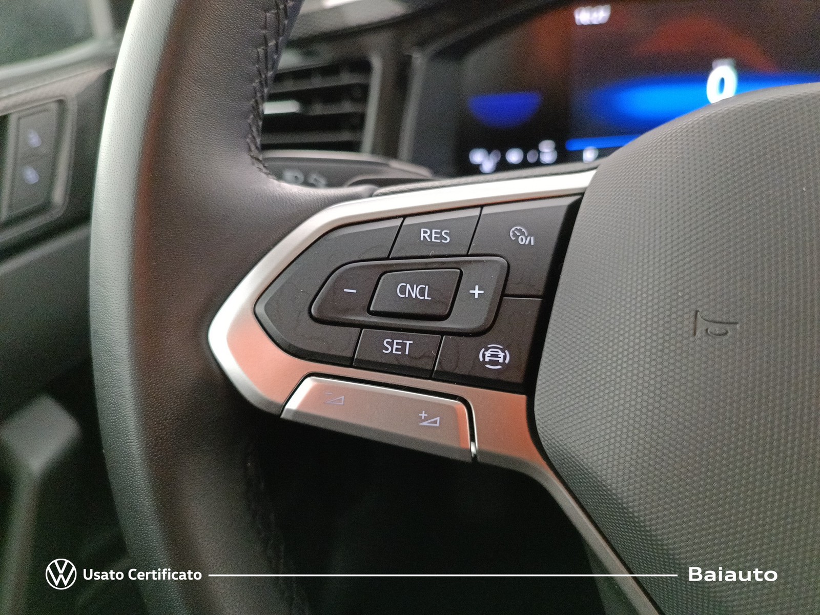 8 - Volkswagen Polo 1.0 tsi 95cv life dsg