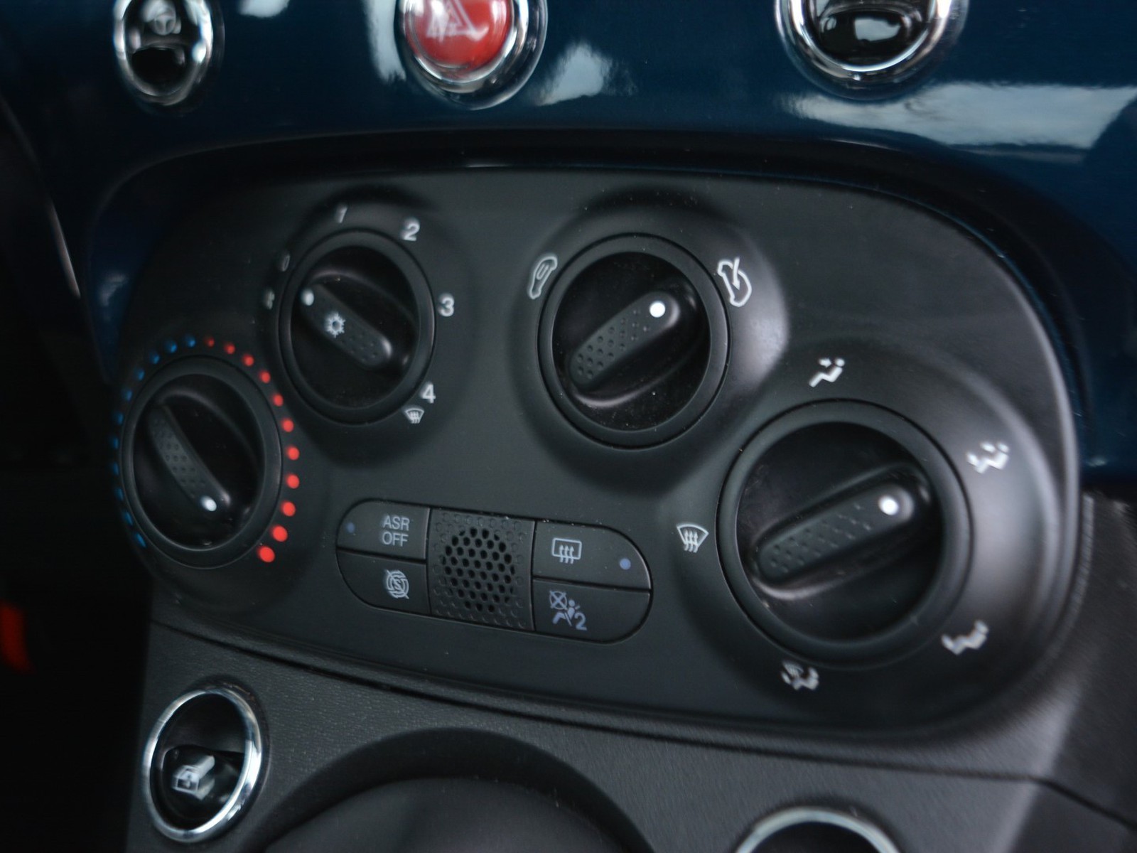 11 - Fiat 500 1.0 firefly hybrid 70cv dolcevita