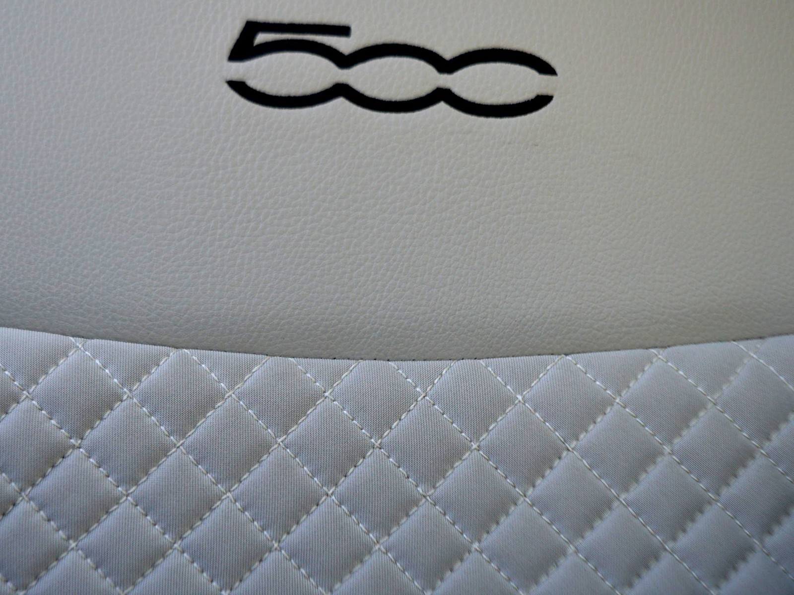 6 - Fiat 500 1.0 firefly hybrid 70cv dolcevita