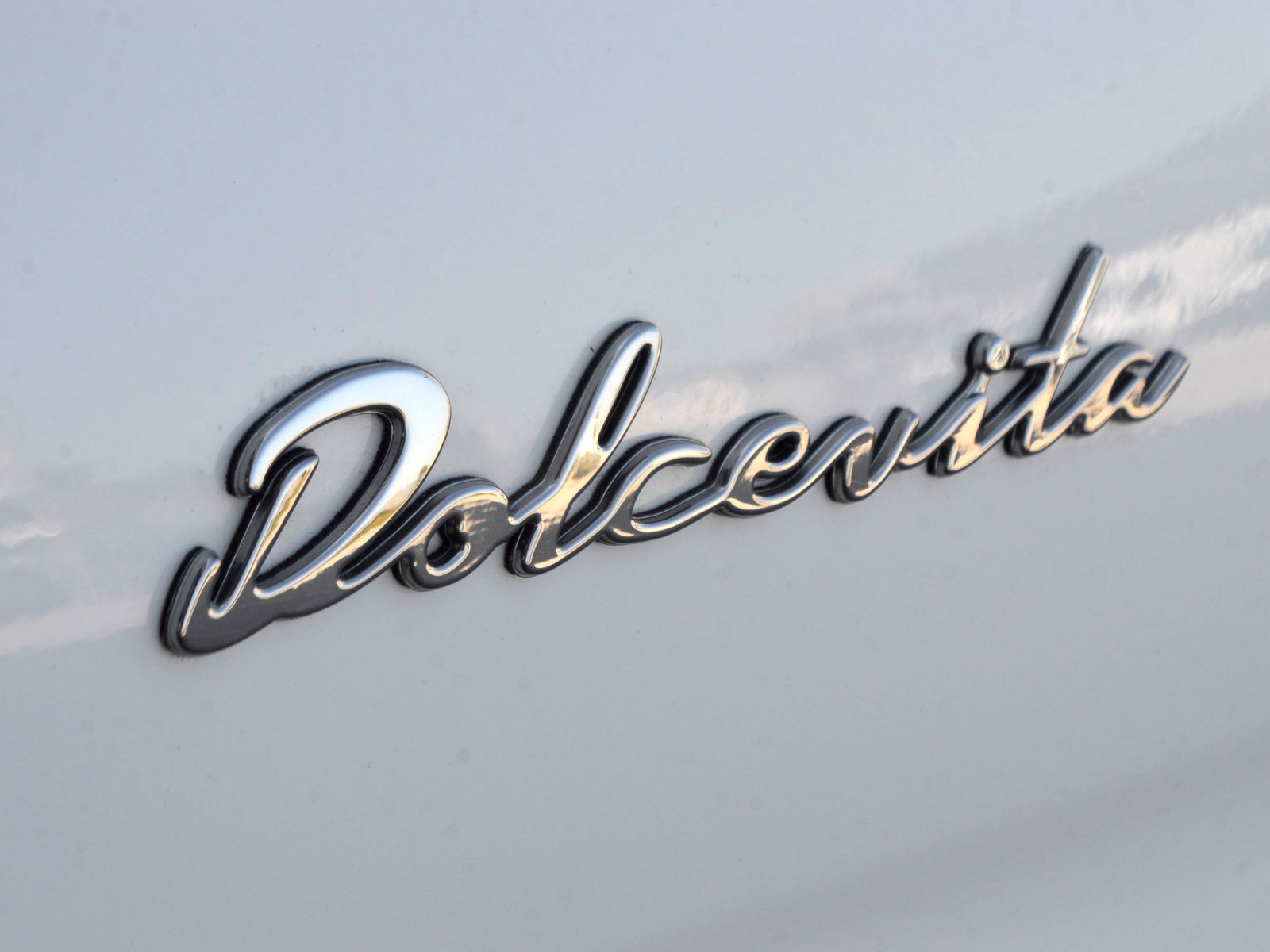 24 - Fiat 500 1.0 firefly hybrid 70cv dolcevita