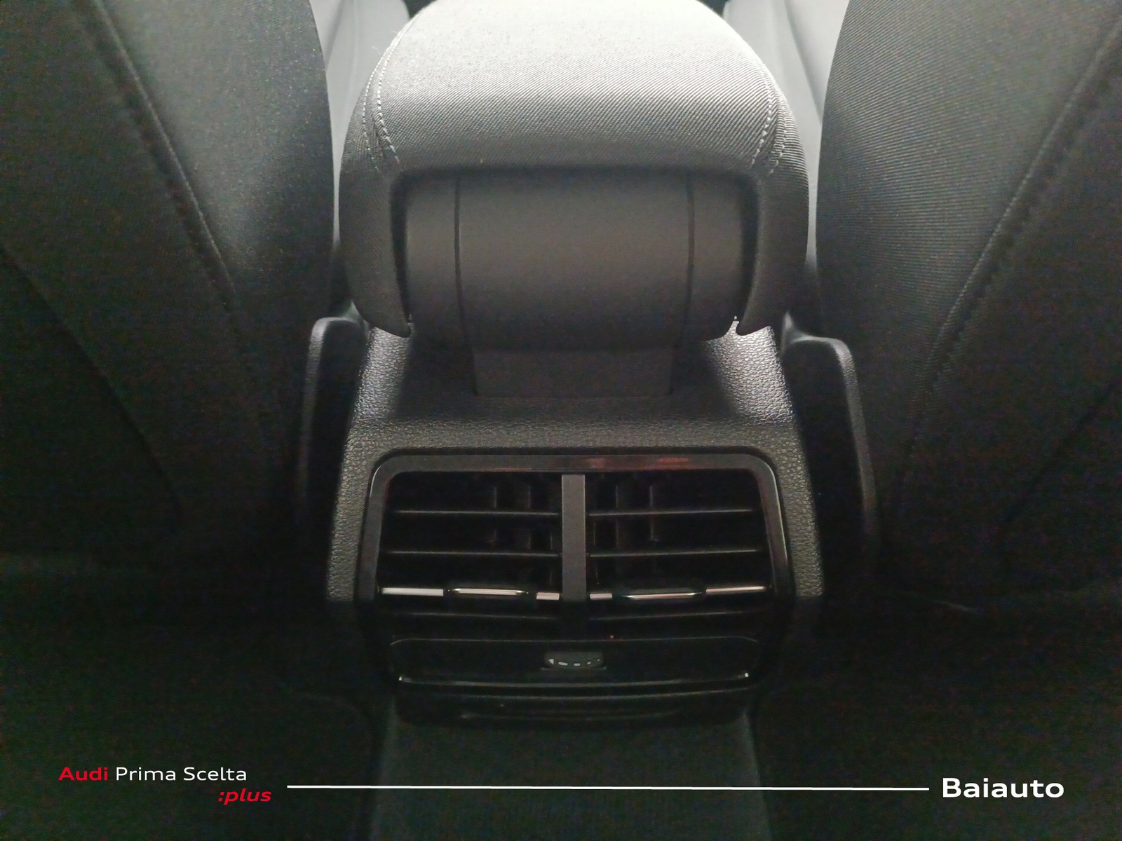 14 - Audi Q3 35 2.0 tdi business advanced s tronic