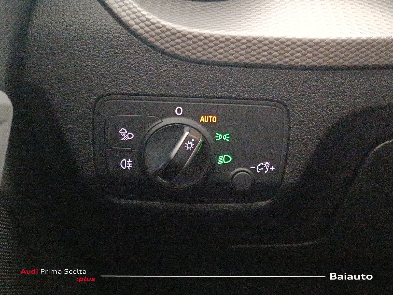 18 - Audi Q2 35 1.5 tfsi s line edition s tronic