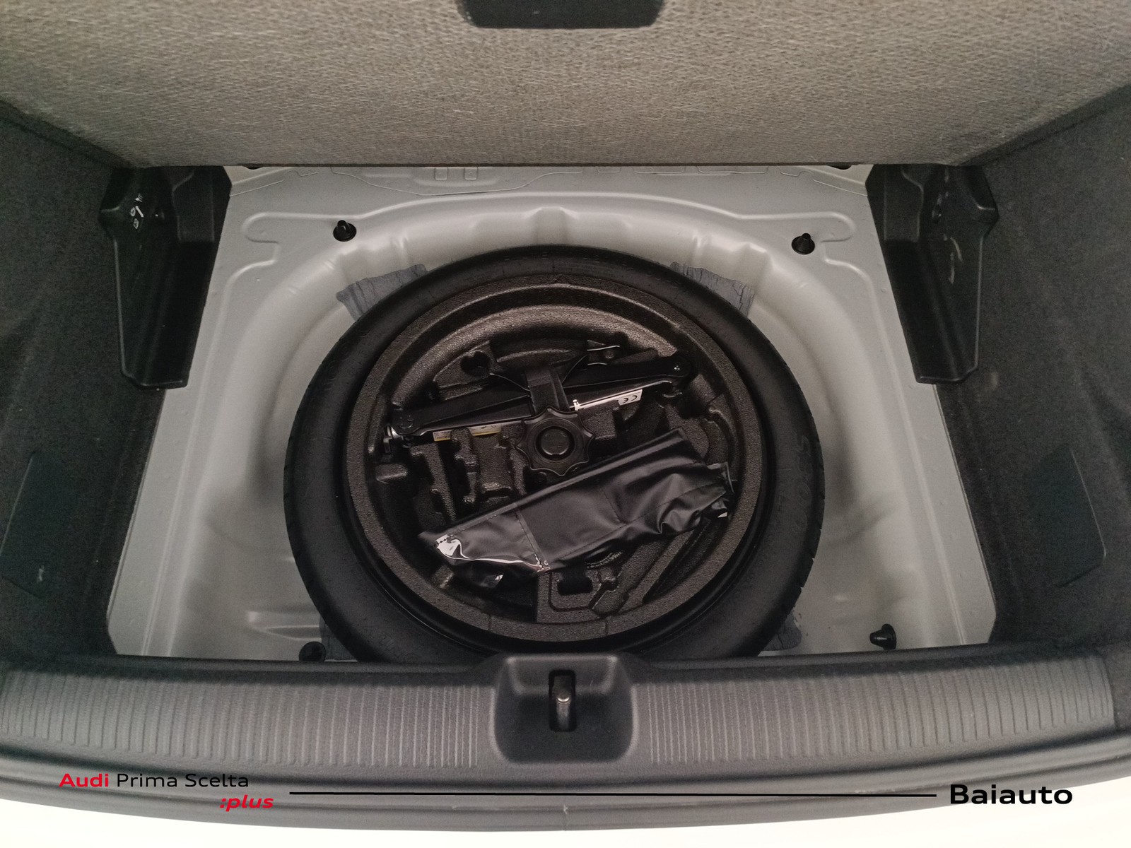 29 - Audi Q2 35 1.5 tfsi s line edition s tronic