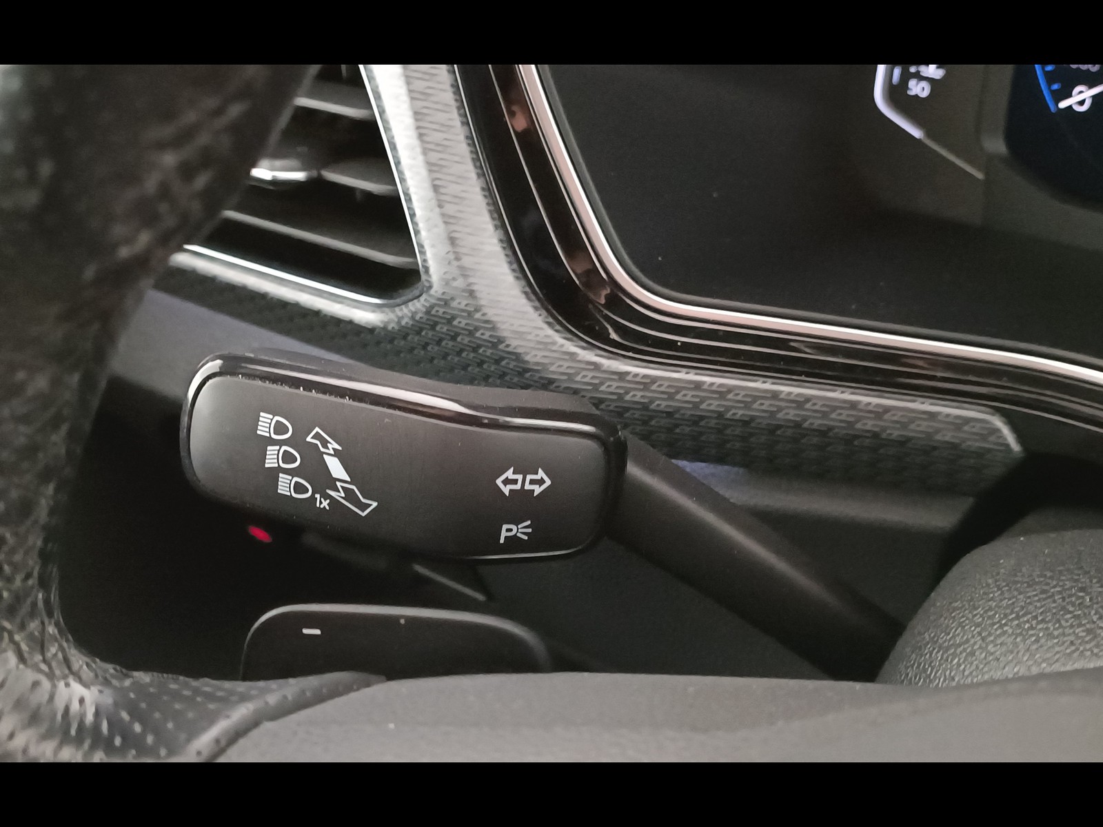 27 - Volkswagen T-Cross 1.0 tsi 110cv advanced dsg