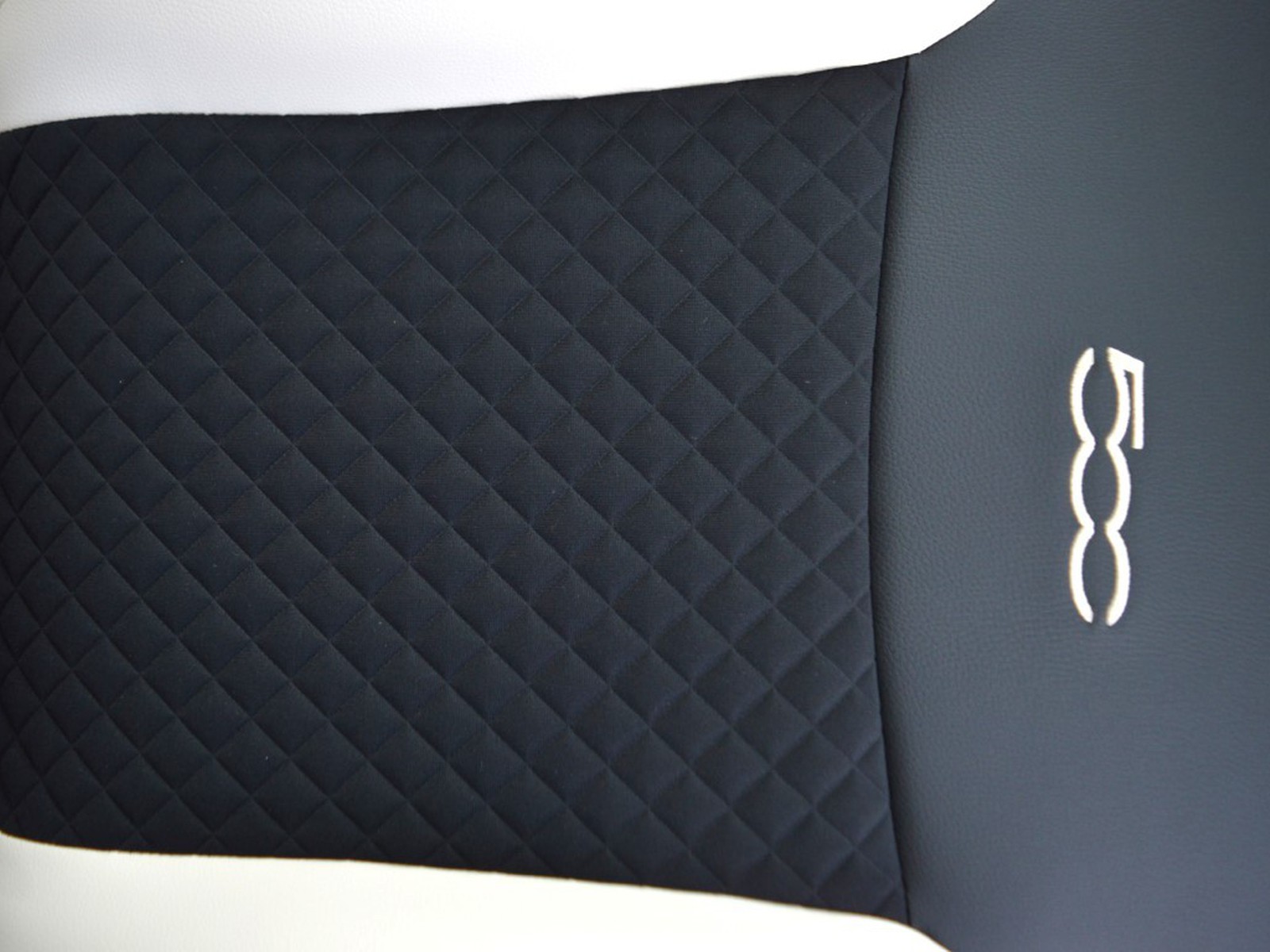 6 - Fiat 500 1.0 firefly hybrid 70cv dolcevita