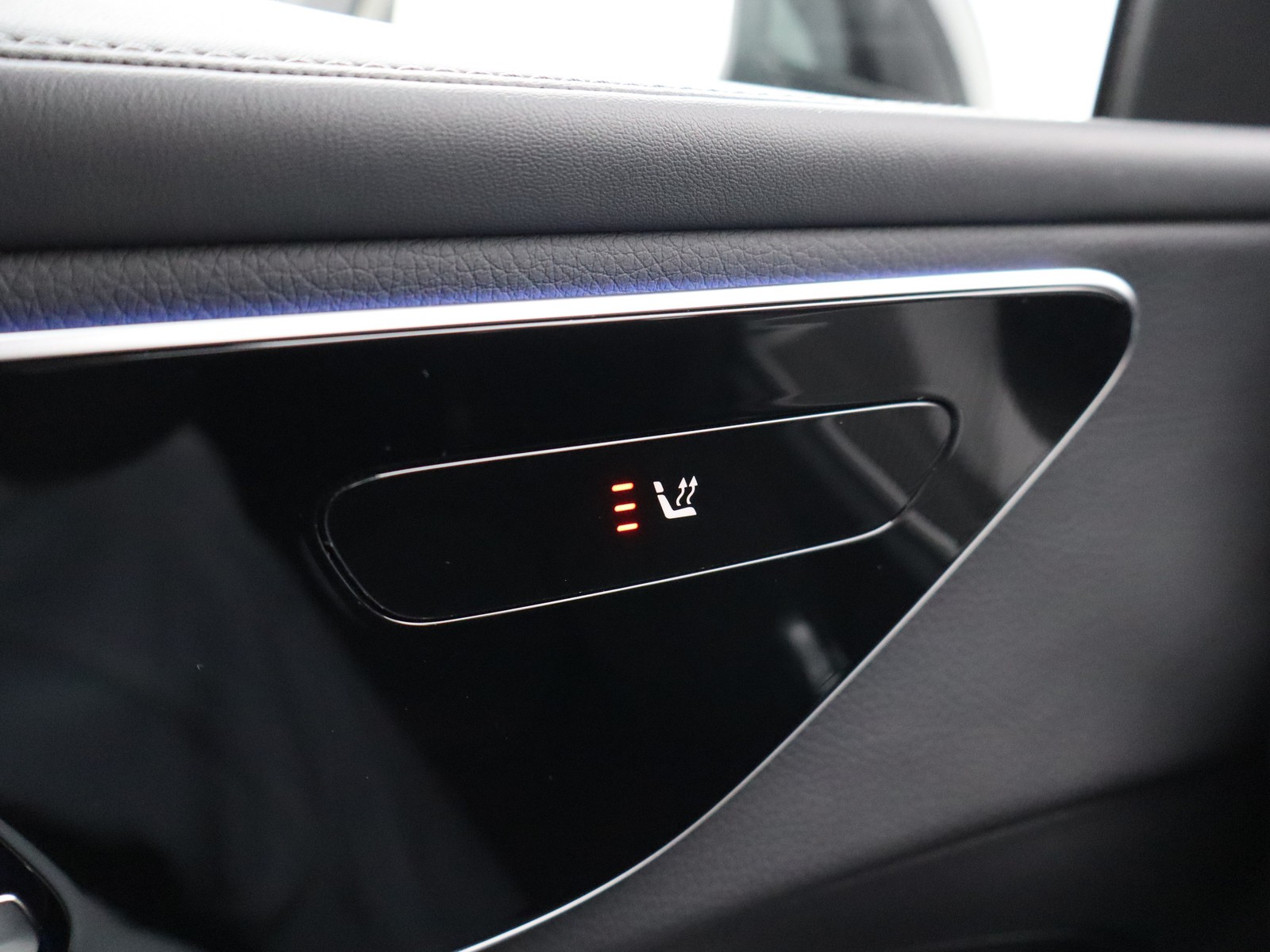 14 - Mercedes GLC suv 300 de plug in hybrid amg line advanced 4matic 9g-tronic