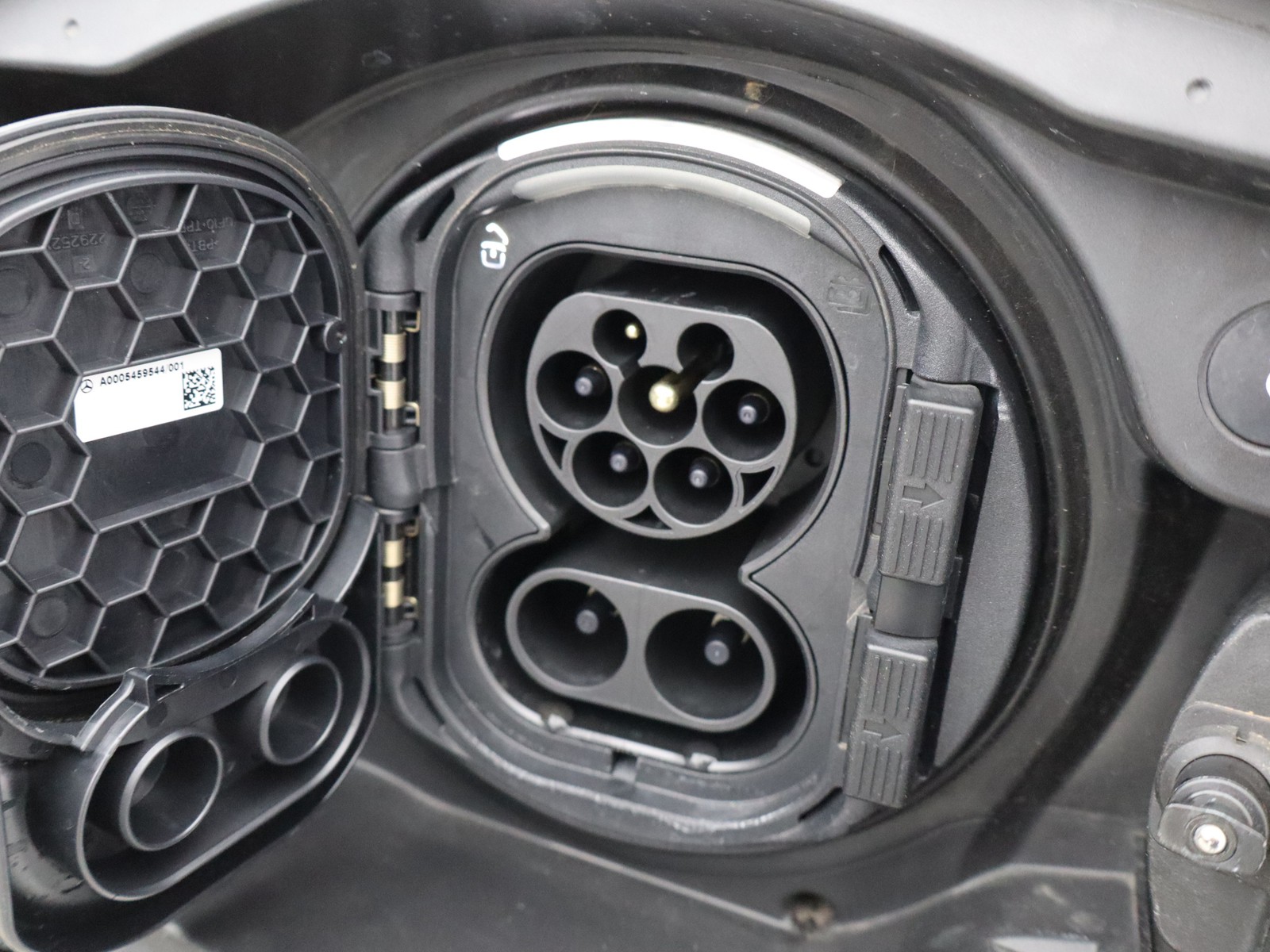 17 - Mercedes GLC suv 300 de plug in hybrid amg line advanced 4matic 9g-tronic