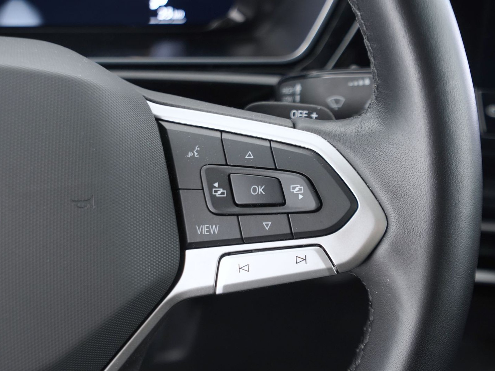 28 - Volkswagen VIC Caddy 2.0 tdi 122cv style dsg7