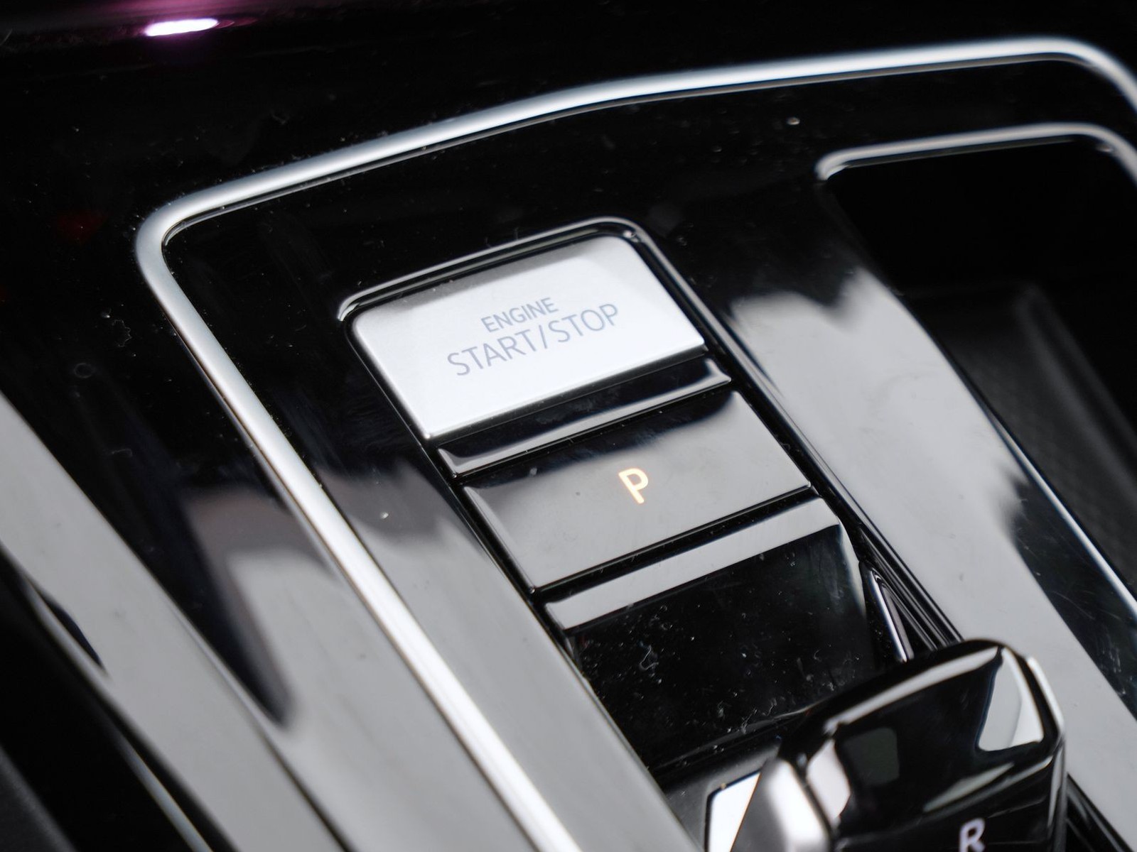 24 - Volkswagen Golf 2.0 tsi 333cv r 4motion dsg