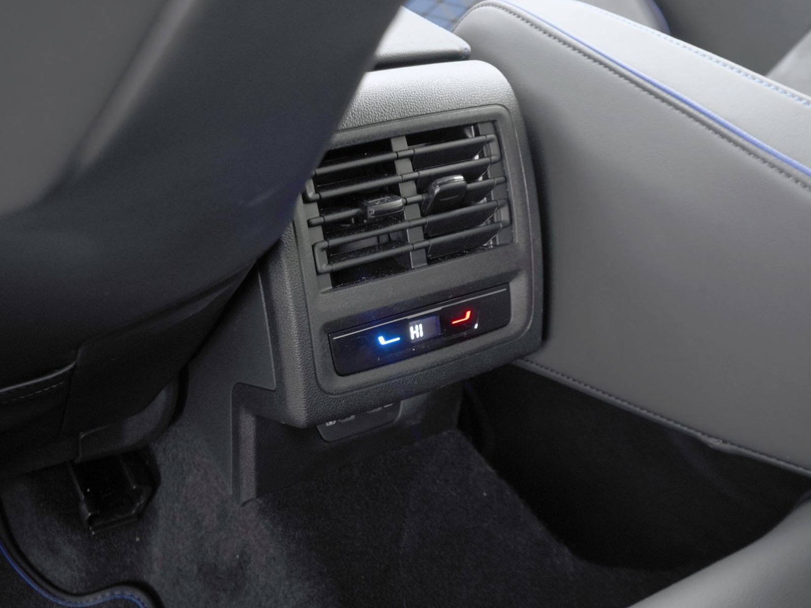 29 - Volkswagen Golf 2.0 tsi 333cv r 4motion dsg