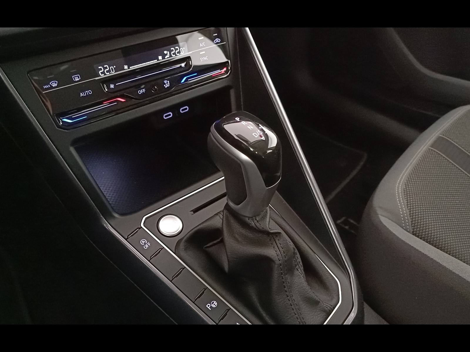 12 - Volkswagen Polo 1.0 tsi 110cv style dsg