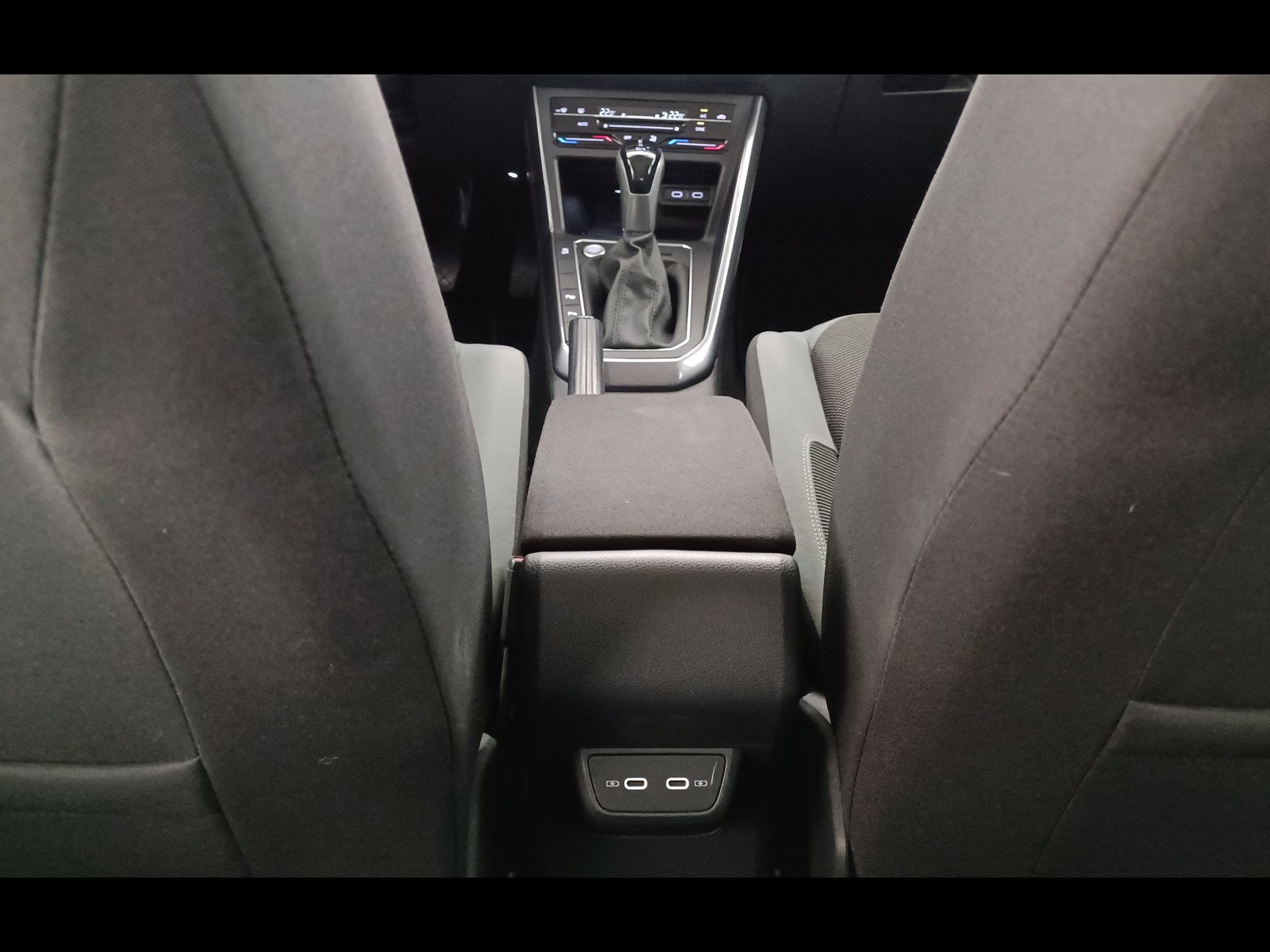 33 - Volkswagen Polo 1.0 tsi 110cv style dsg