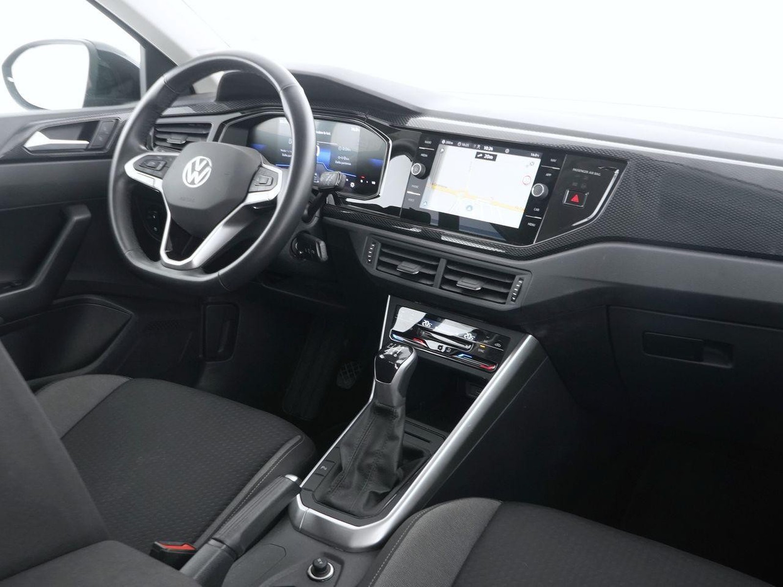 6 - Volkswagen Taigo 1.0 tsi 115cv life