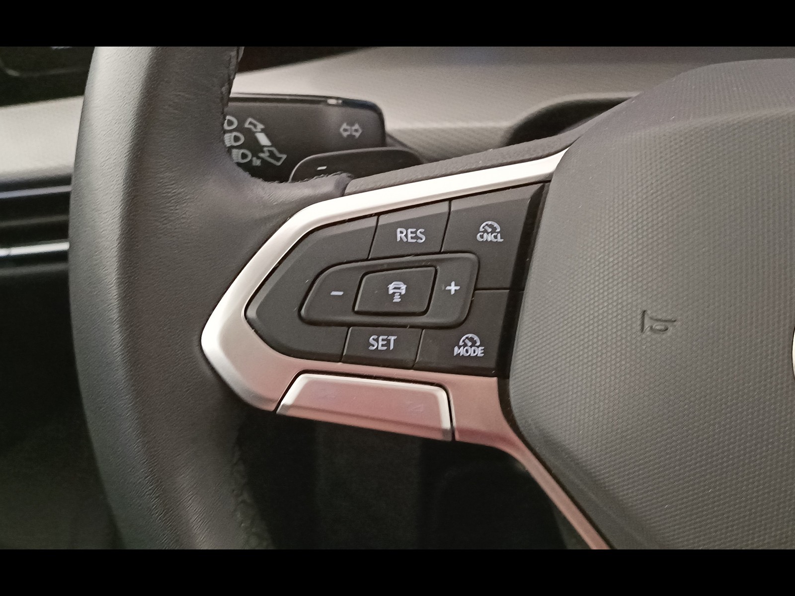 27 - Volkswagen Golf 2.0 tdi scr 150cv style dsg