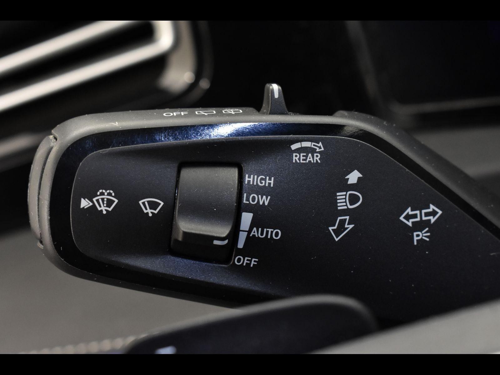 14 - Volkswagen Tiguan 2.0 tdi scr 150cv r-line dsg