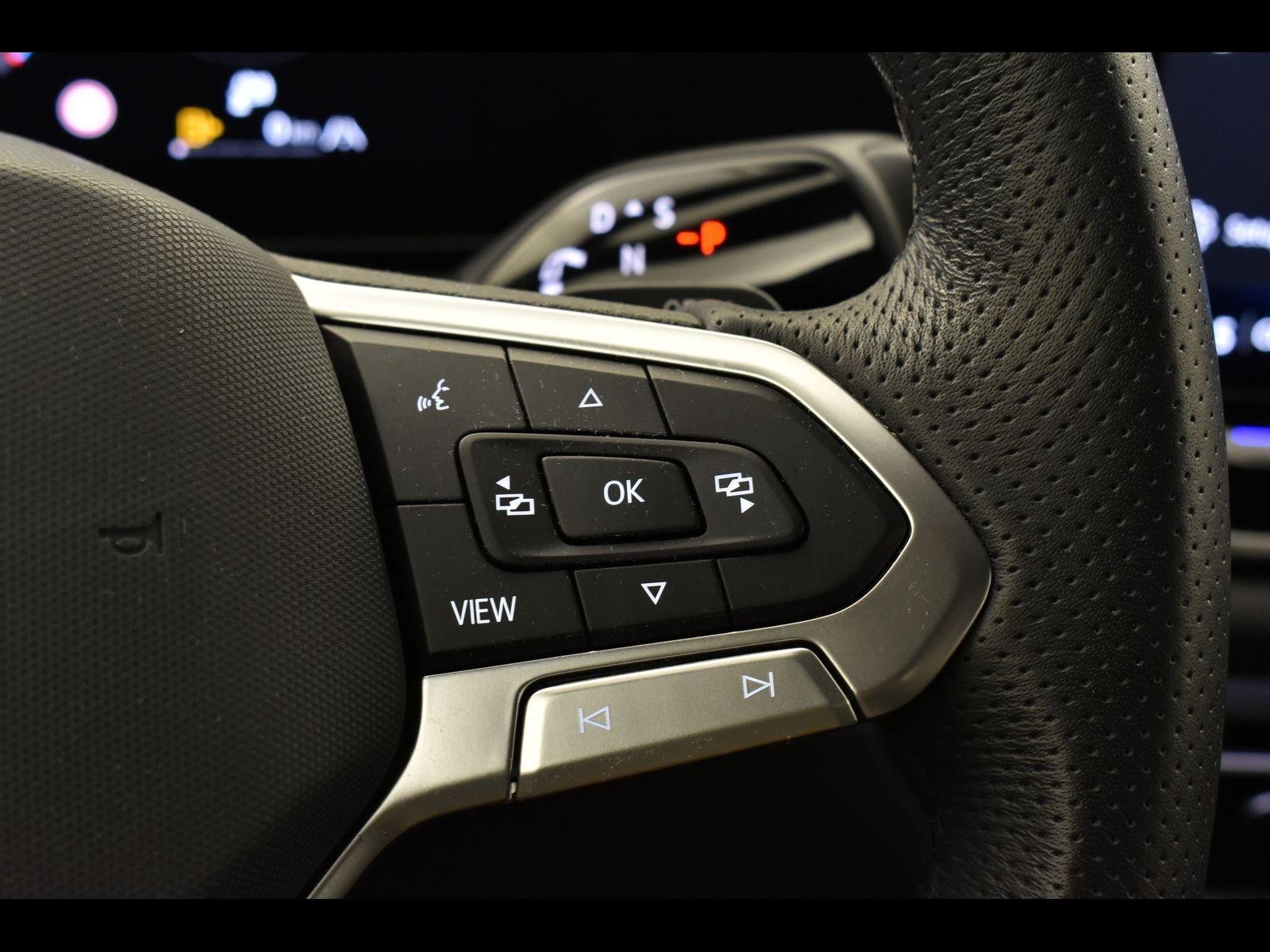 18 - Volkswagen Tiguan 2.0 tdi scr 150cv r-line dsg