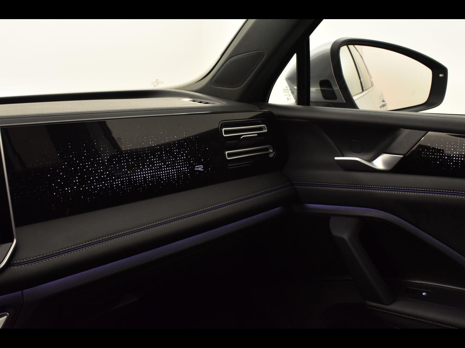 22 - Volkswagen Tiguan 2.0 tdi scr 150cv r-line dsg