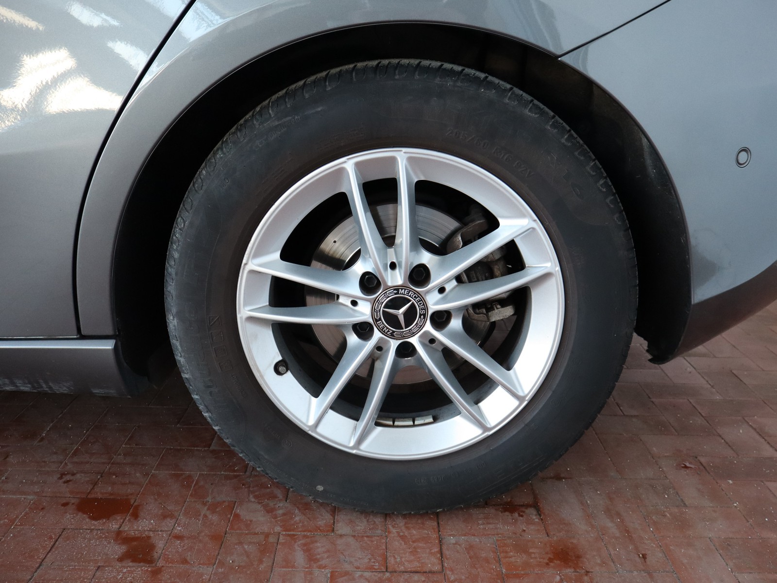 4 - Mercedes Classe A 200 executive 7g-dct