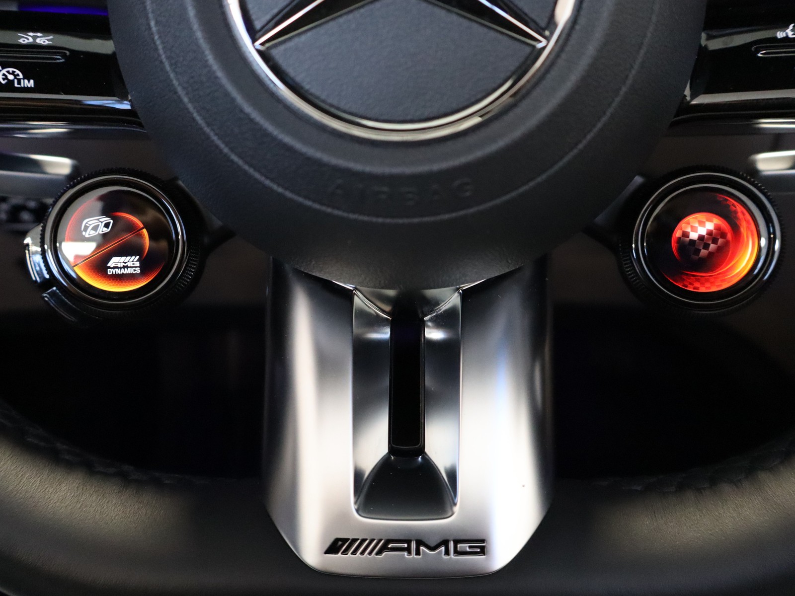 15 - AMG SL amg roadster 63 v8 premium plus 4matic+ speedshift mct amg