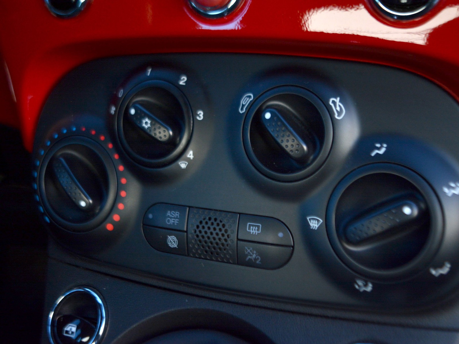 11 - Fiat 500 1.0 firefly hybrid 70cv cult