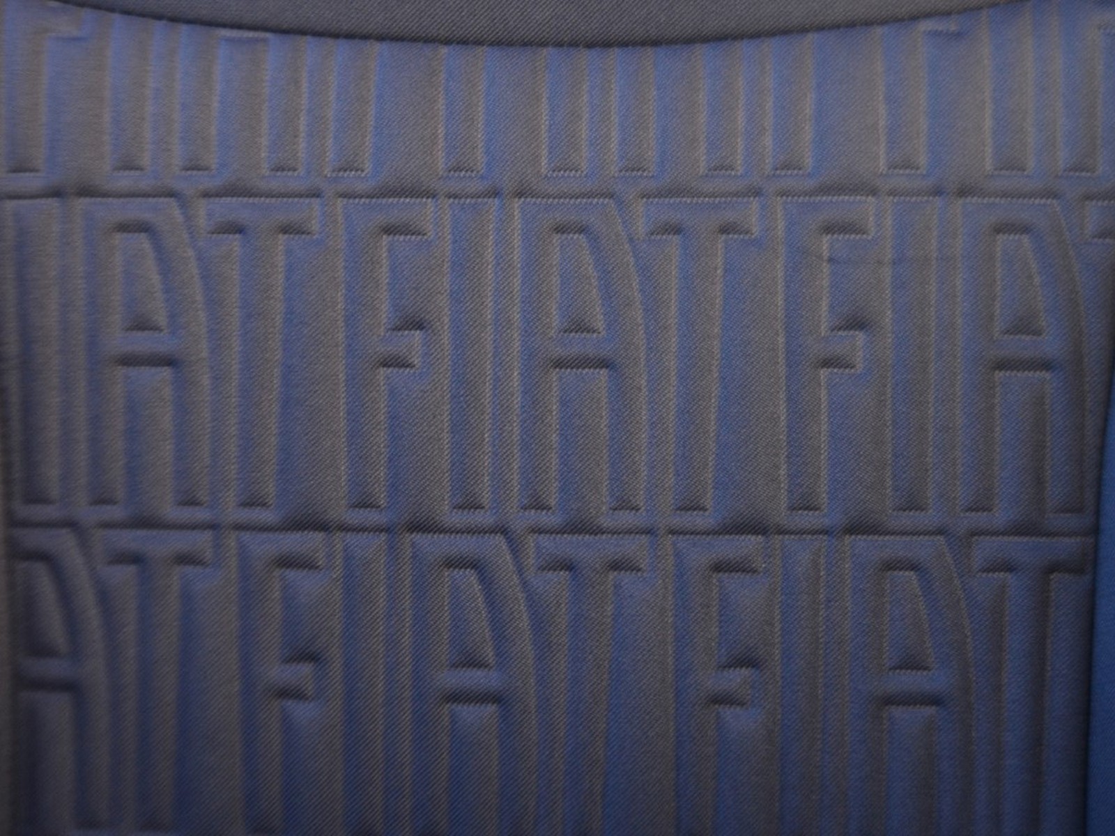 6 - Fiat 500 1.0 firefly hybrid 70cv cult