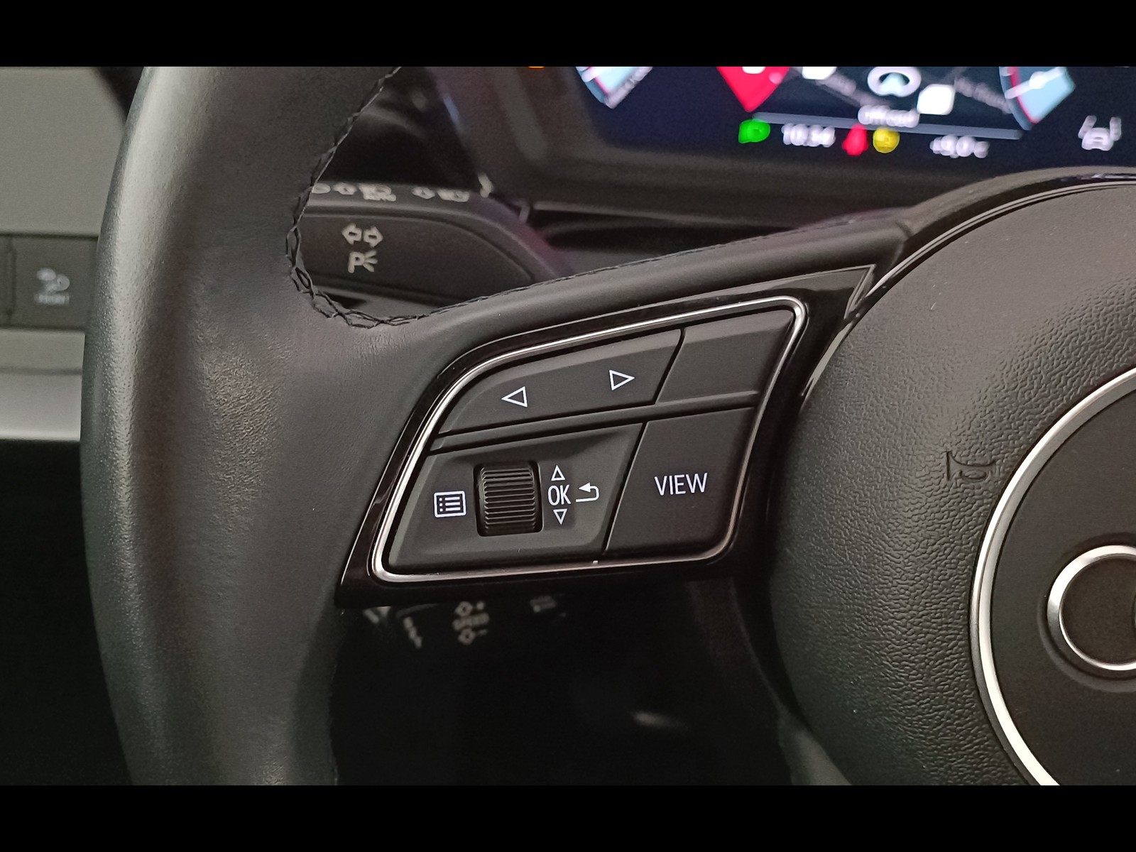 24 - Audi A3 sportback 30 1.0 tfsi business