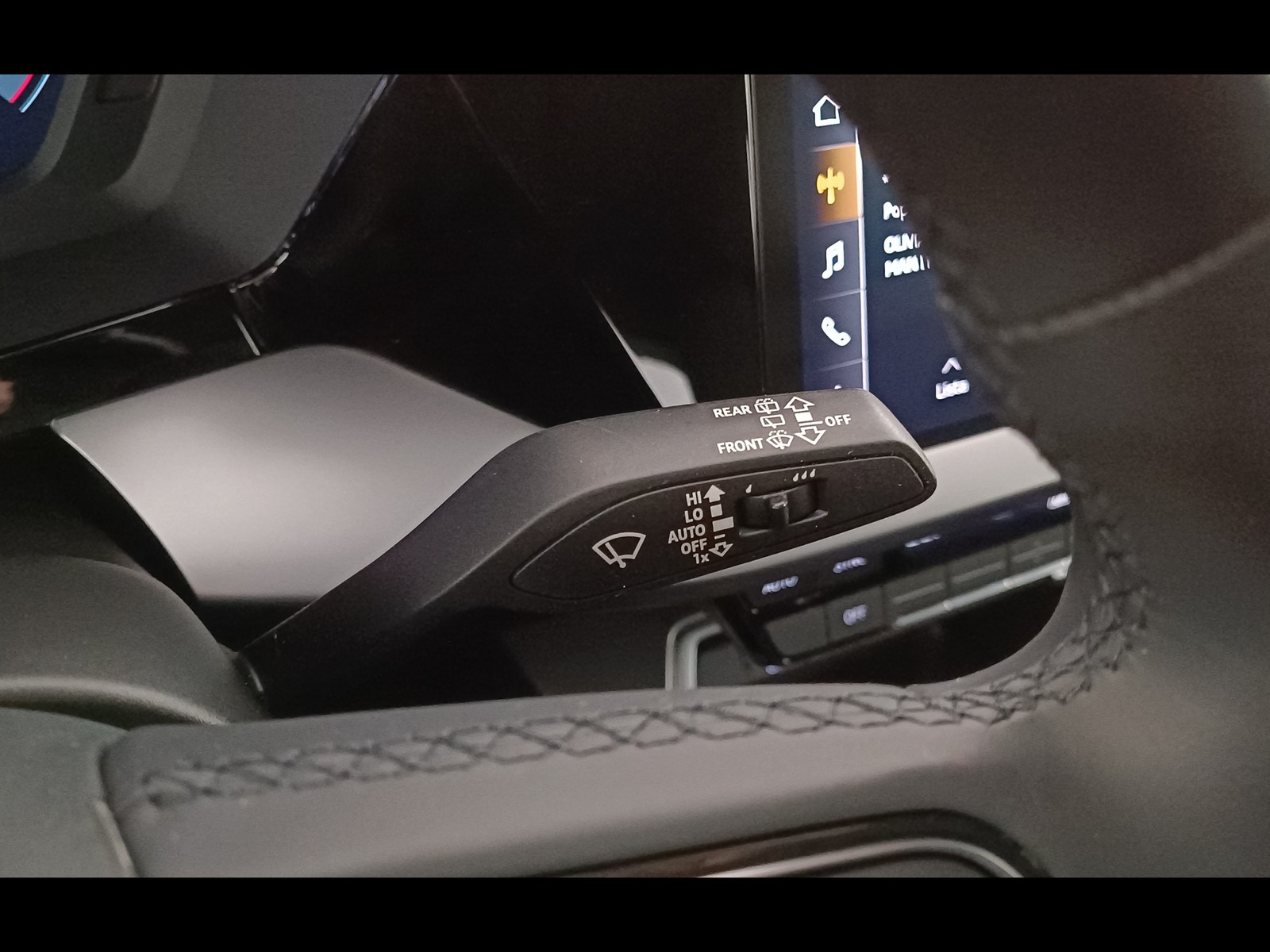 26 - Audi A3 sportback 30 1.0 tfsi business