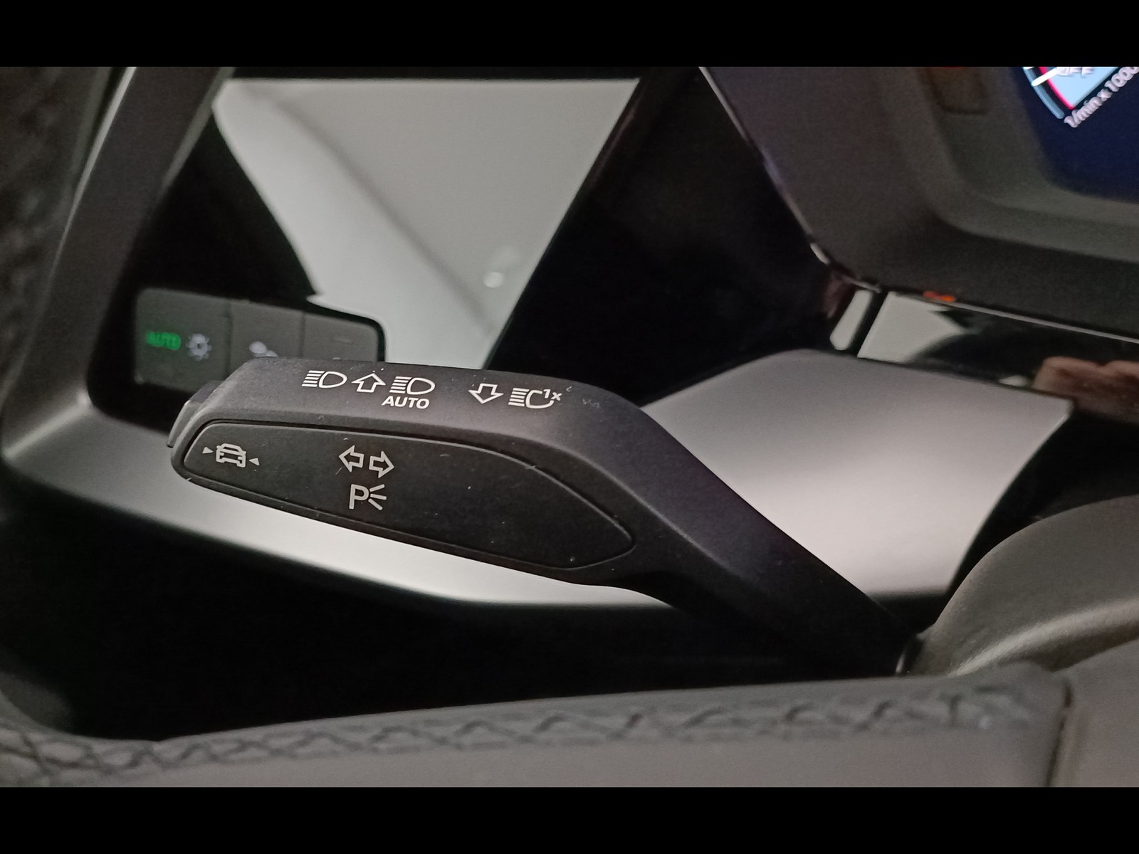 27 - Audi A3 sportback 30 1.0 tfsi business