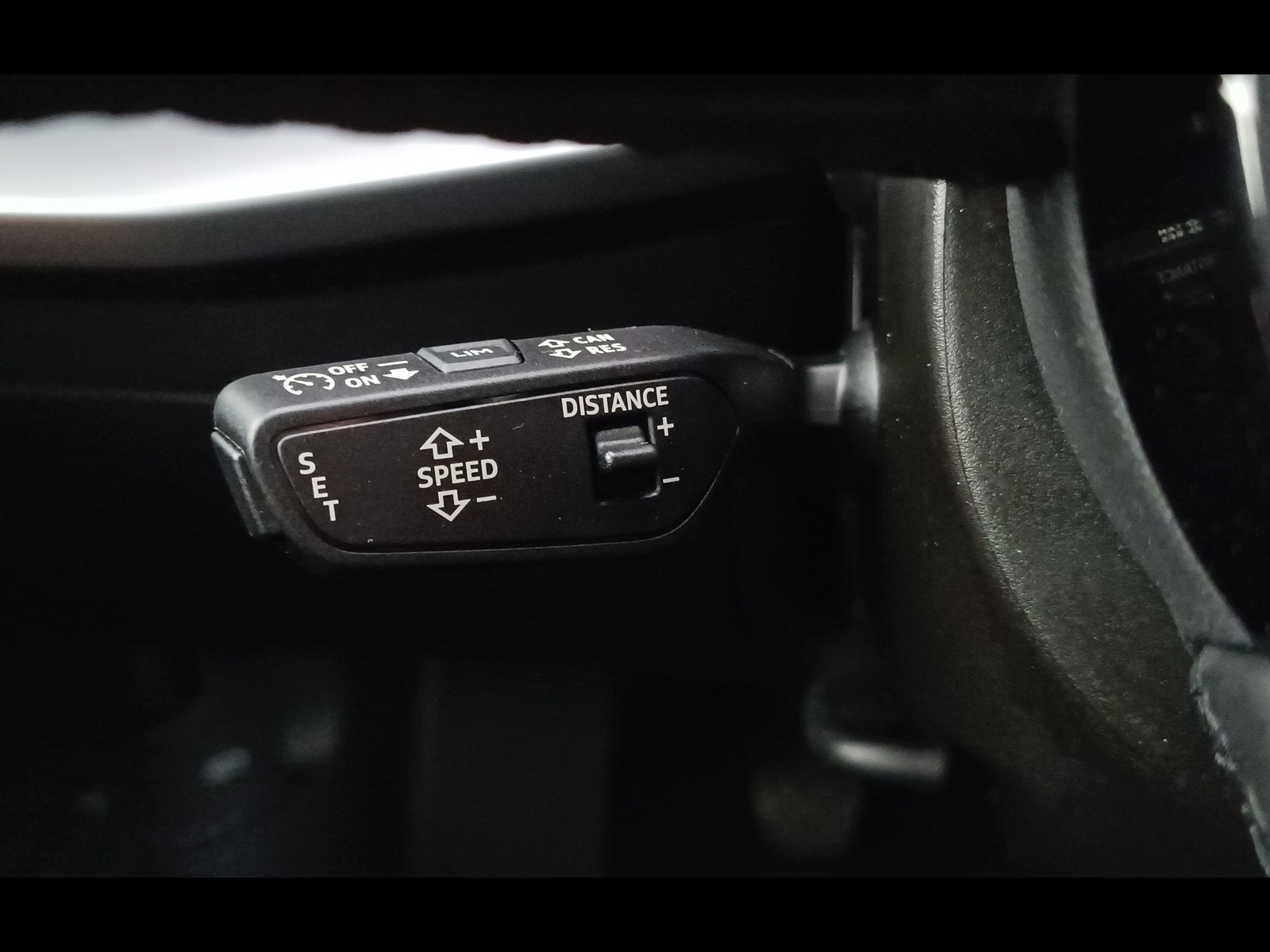 28 - Audi A3 sportback 30 1.0 tfsi business