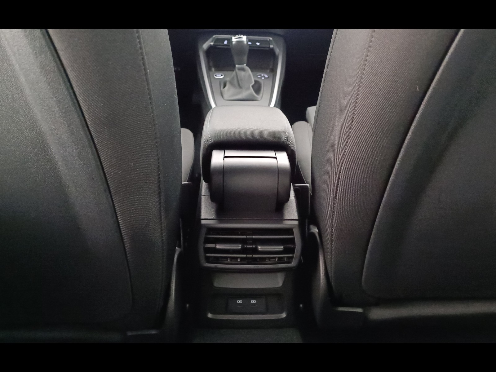 36 - Audi A3 sportback 30 1.0 tfsi business