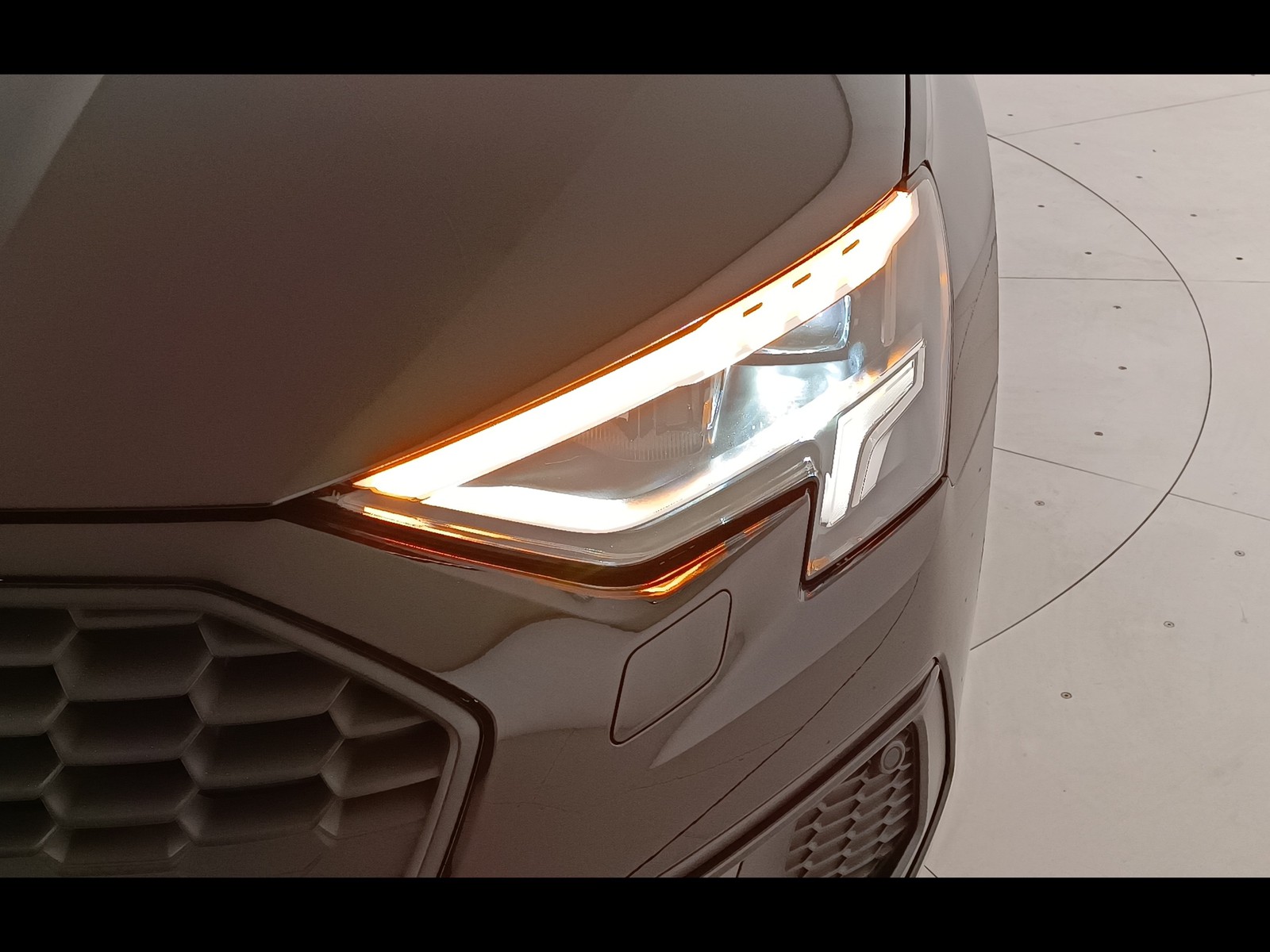 6 - Audi A3 sportback 30 1.0 tfsi business