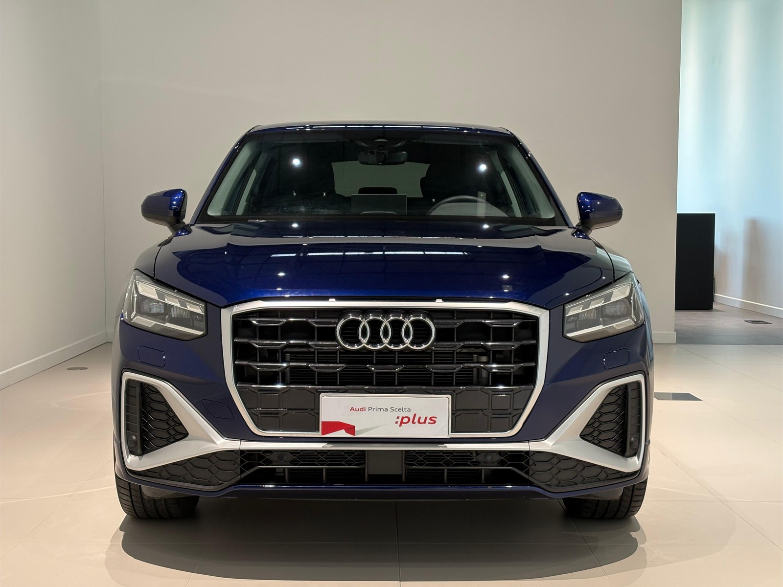 2 - Audi Q2 35 1.5 tfsi s line edition s tronic