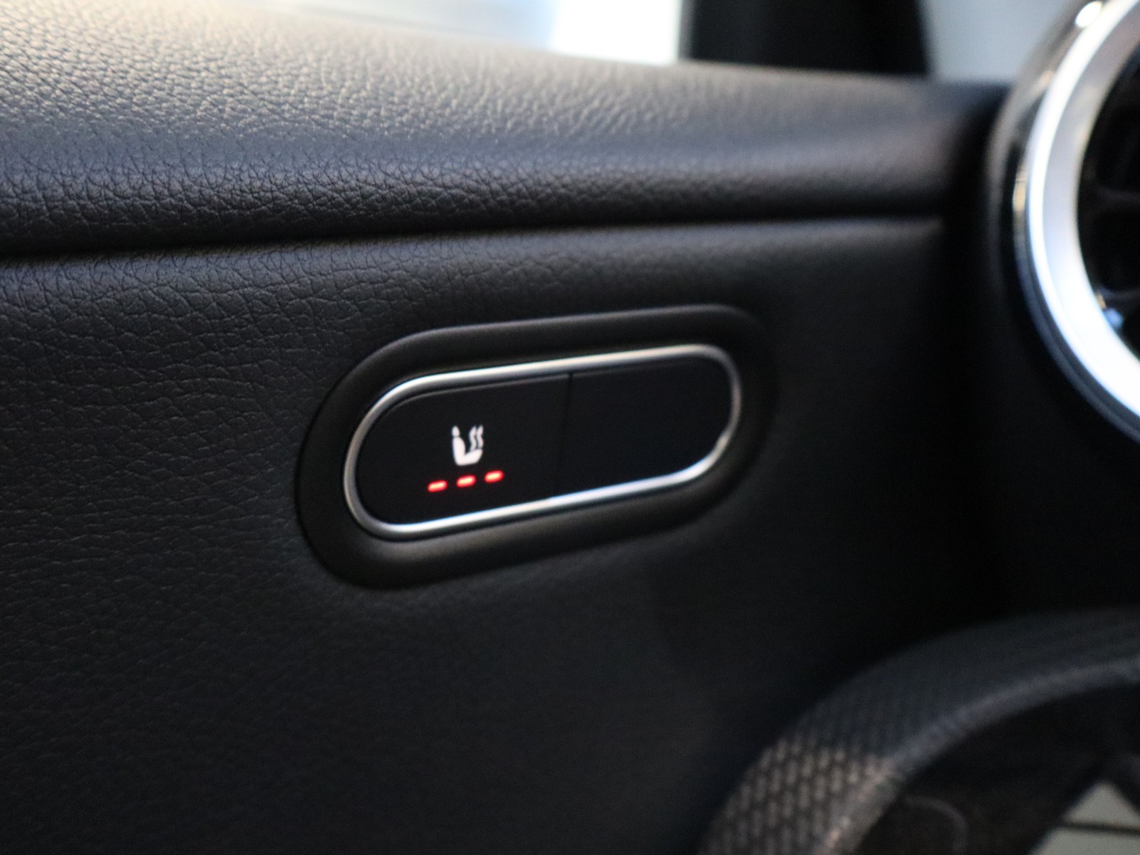 15 - Mercedes CLA shooting brake 180 d advanced 8g-dct