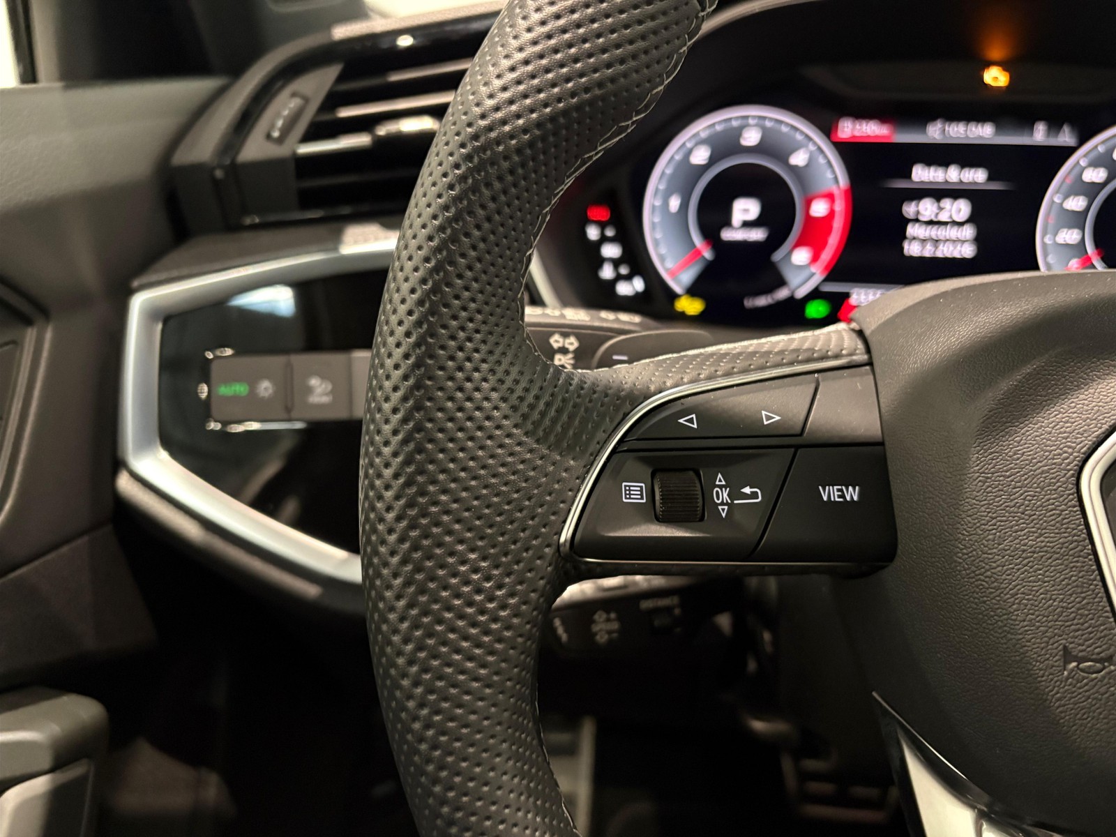 15 - Audi Q3 35 2.0 tdi business advanced s tronic