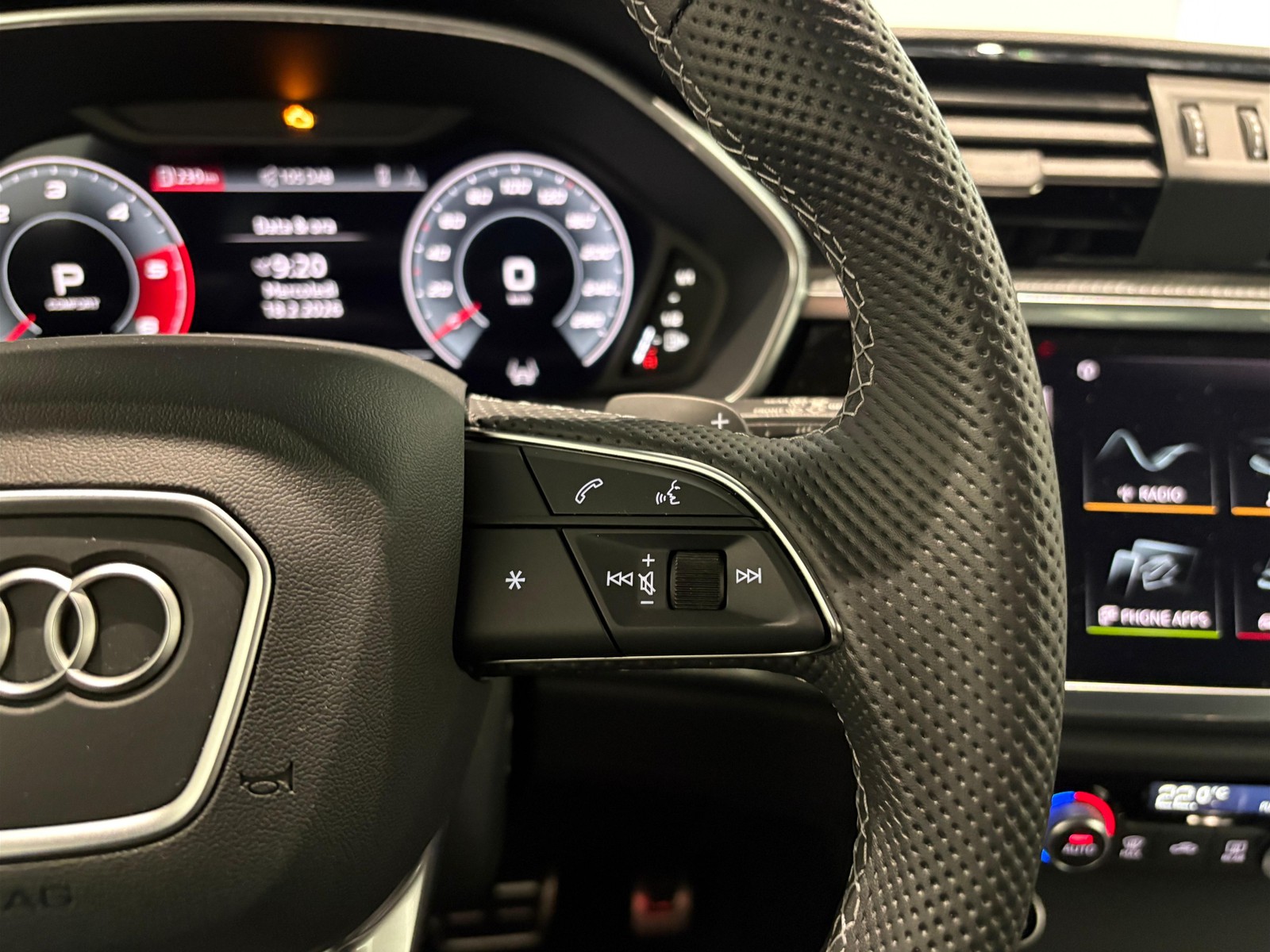 16 - Audi Q3 35 2.0 tdi business advanced s tronic