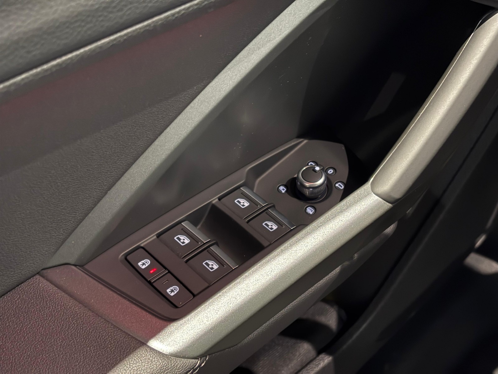 17 - Audi Q3 35 2.0 tdi business advanced s tronic