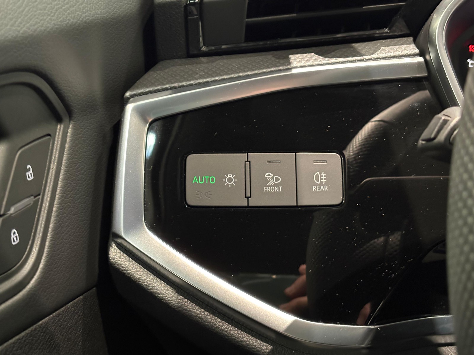 18 - Audi Q3 35 2.0 tdi business advanced s tronic