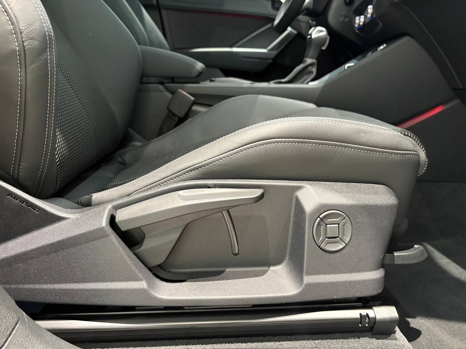 21 - Audi Q3 35 2.0 tdi business advanced s tronic