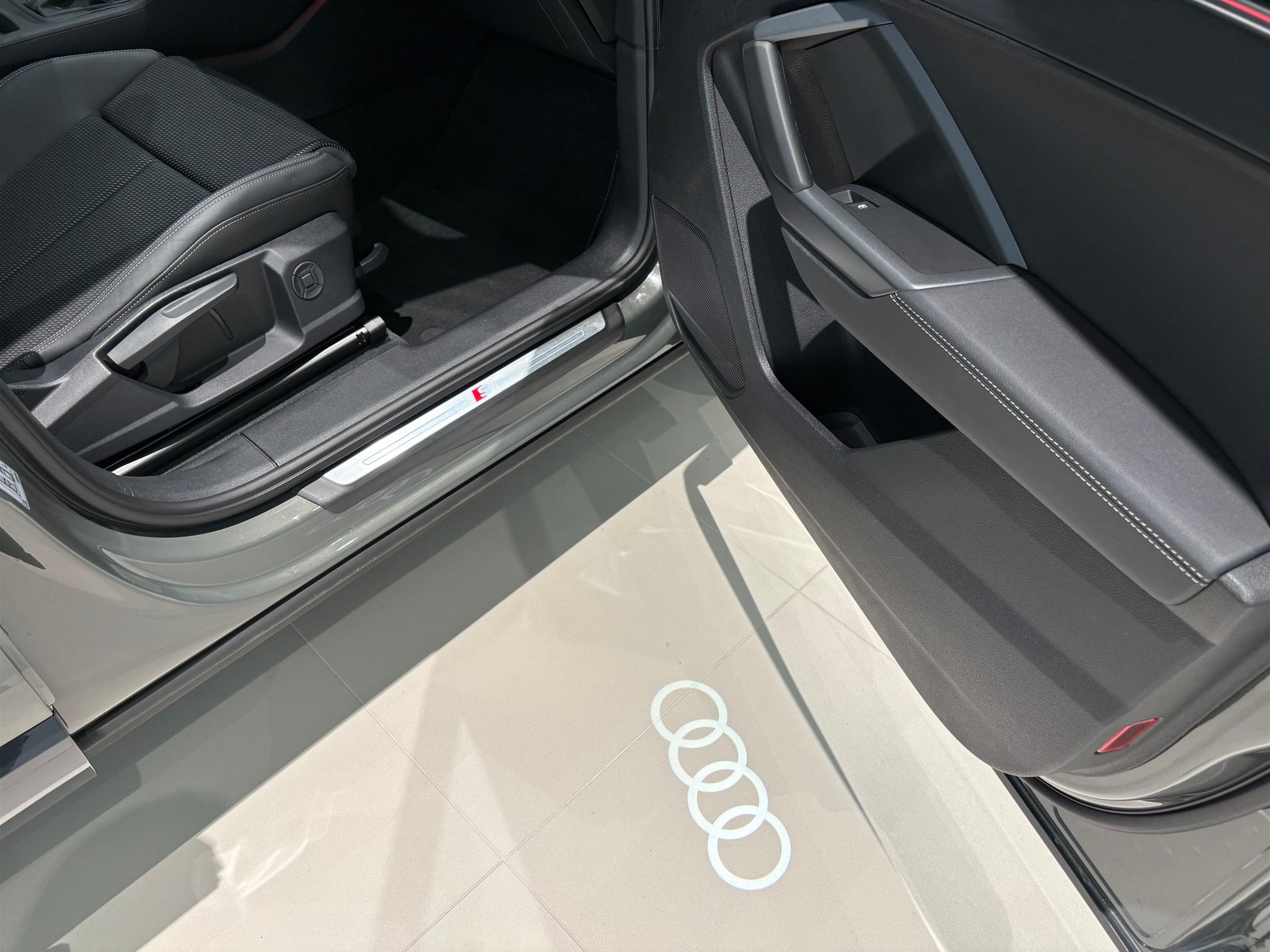 22 - Audi Q3 35 2.0 tdi business advanced s tronic