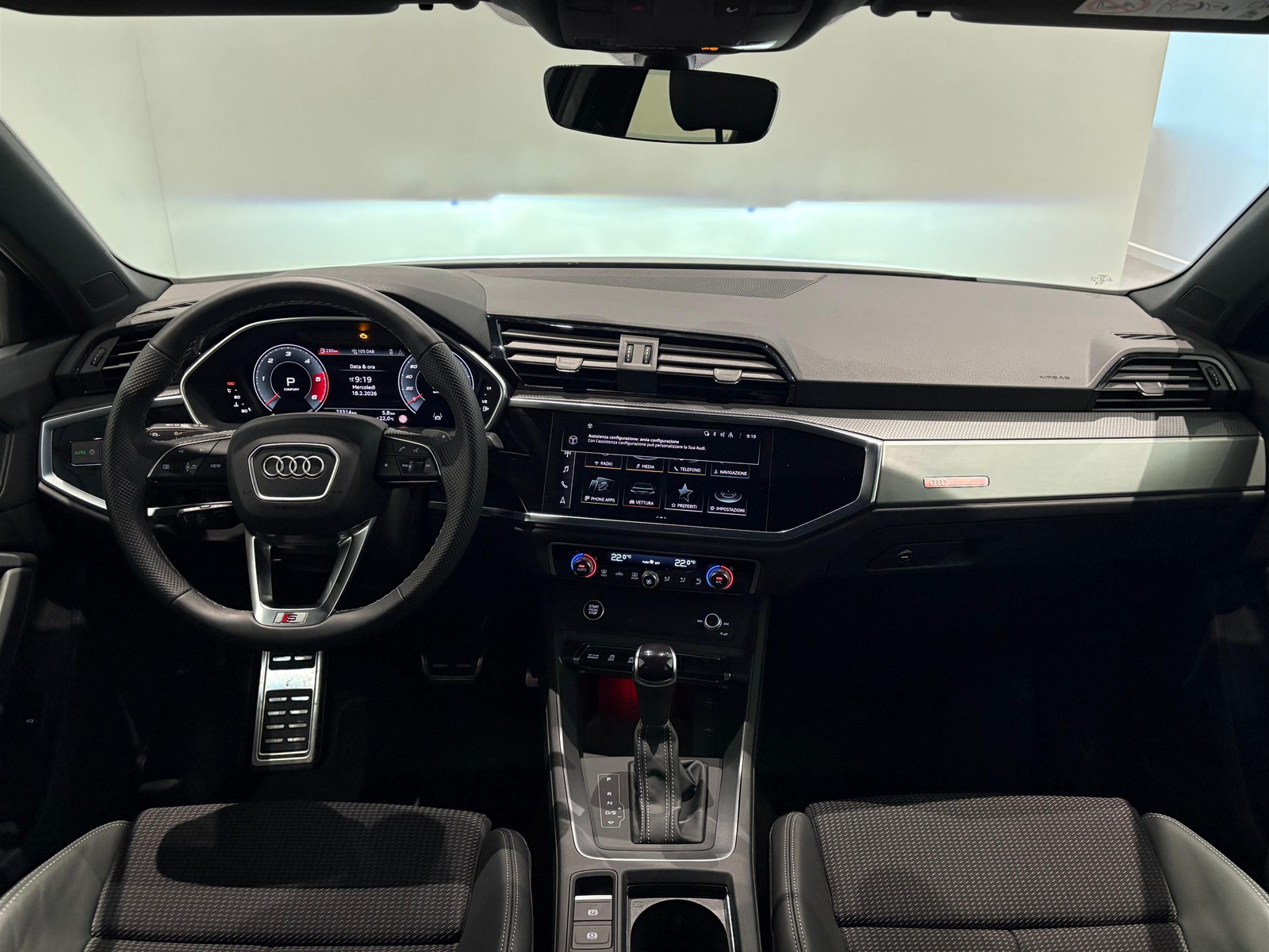 9 - Audi Q3 35 2.0 tdi business advanced s tronic